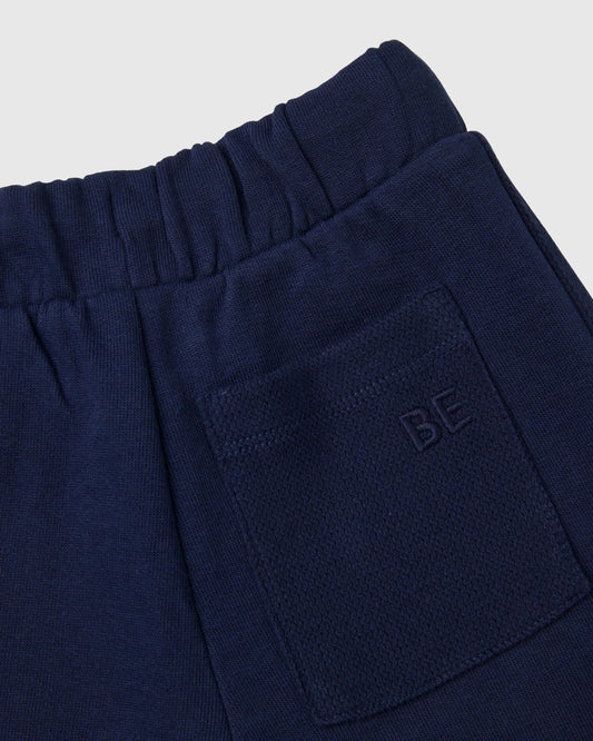 بنطلونات رياضية عادية