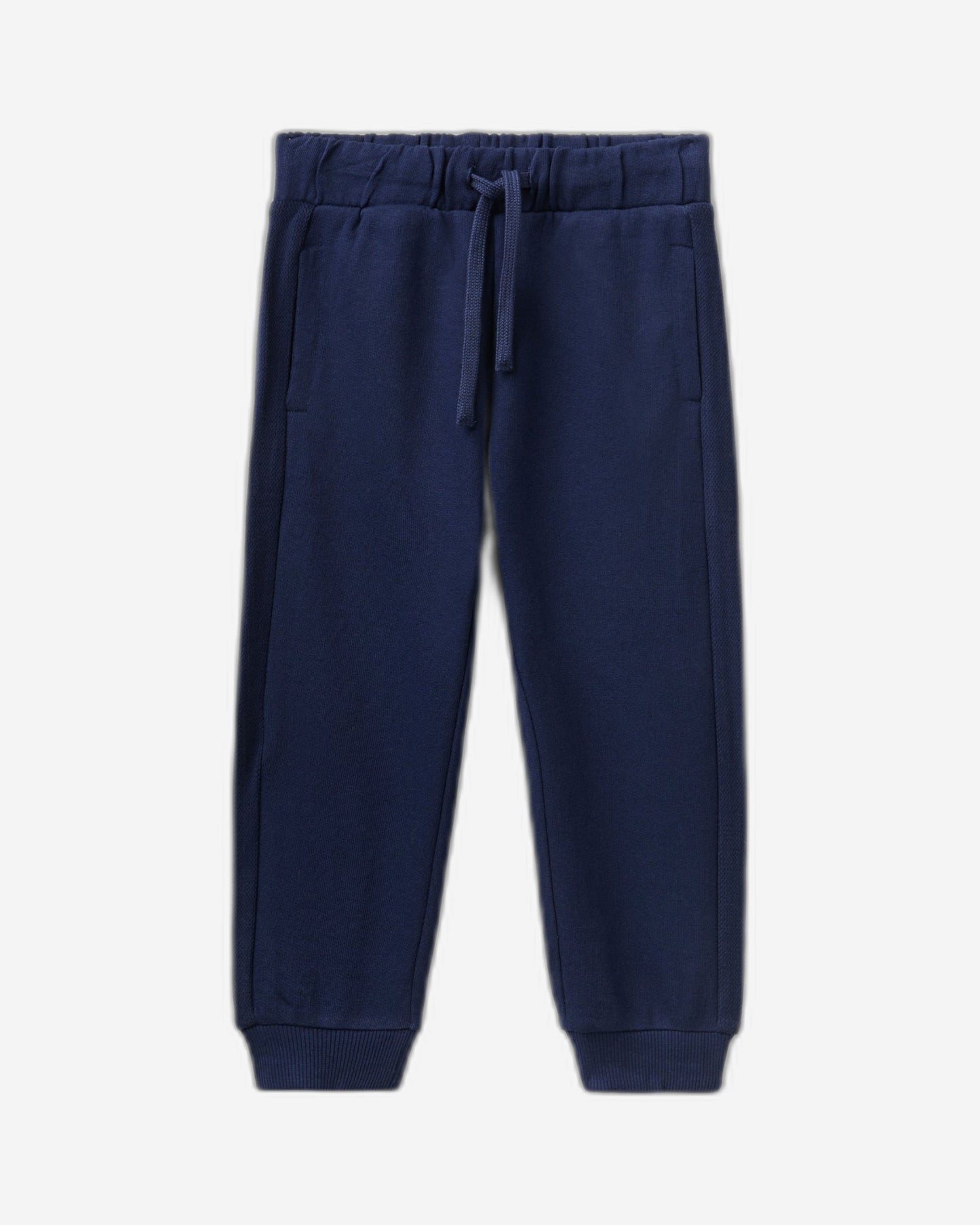 بنطلونات رياضية عادية