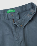 بنطلون مستقيم بقصّة عادية