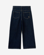 بنطال جينز واسع وخصر مرتفع