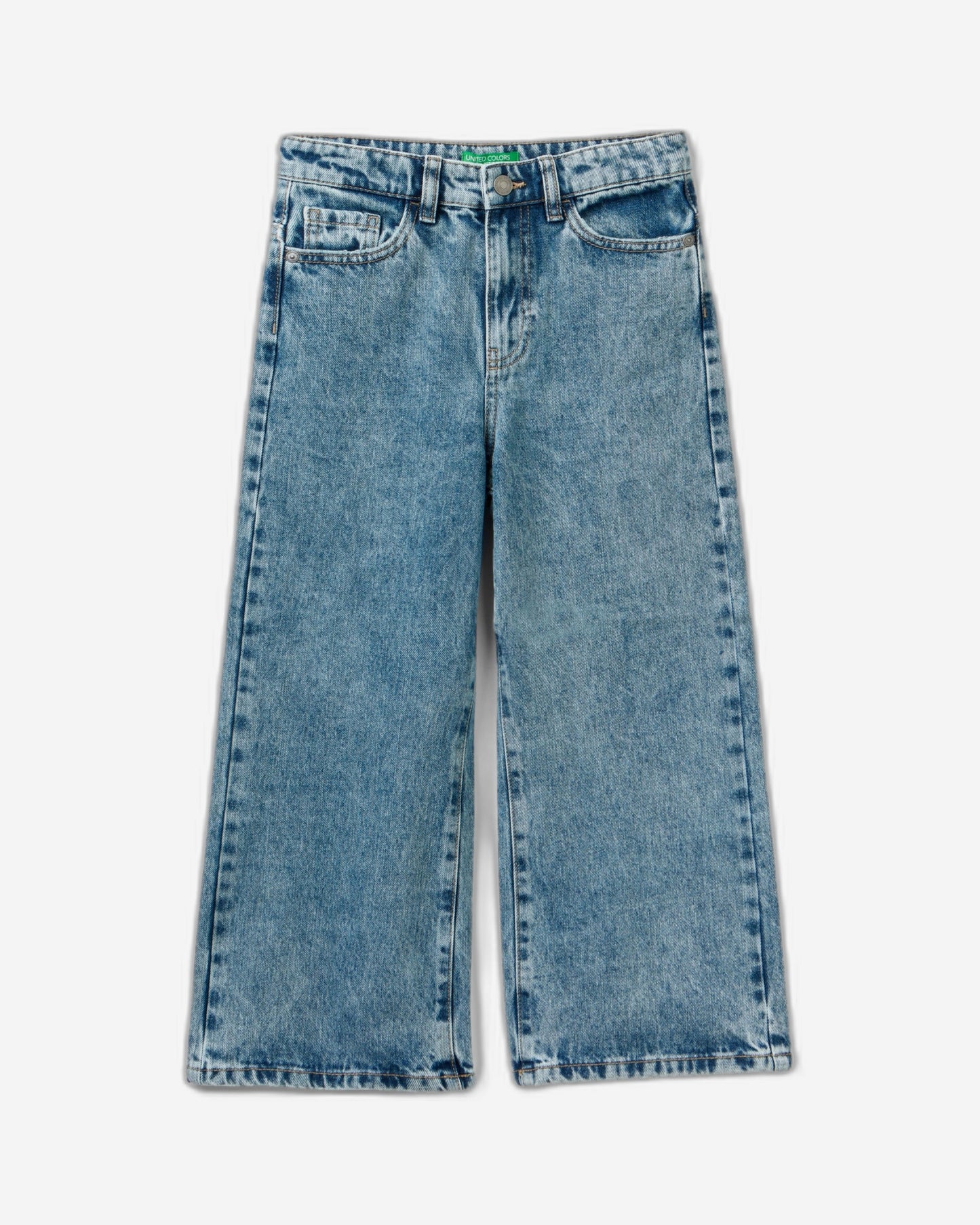 بنطال جينز واسع وخصر مرتفع