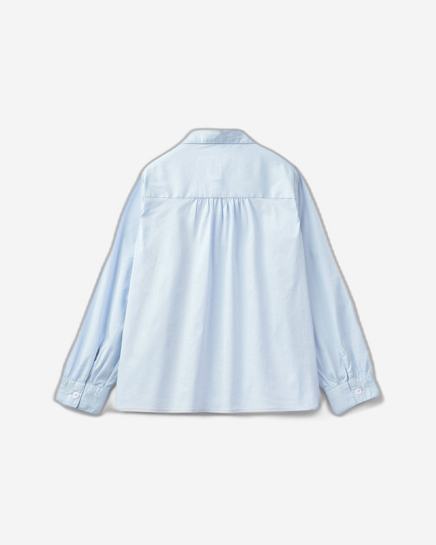 قميص مع ثنيات على النير