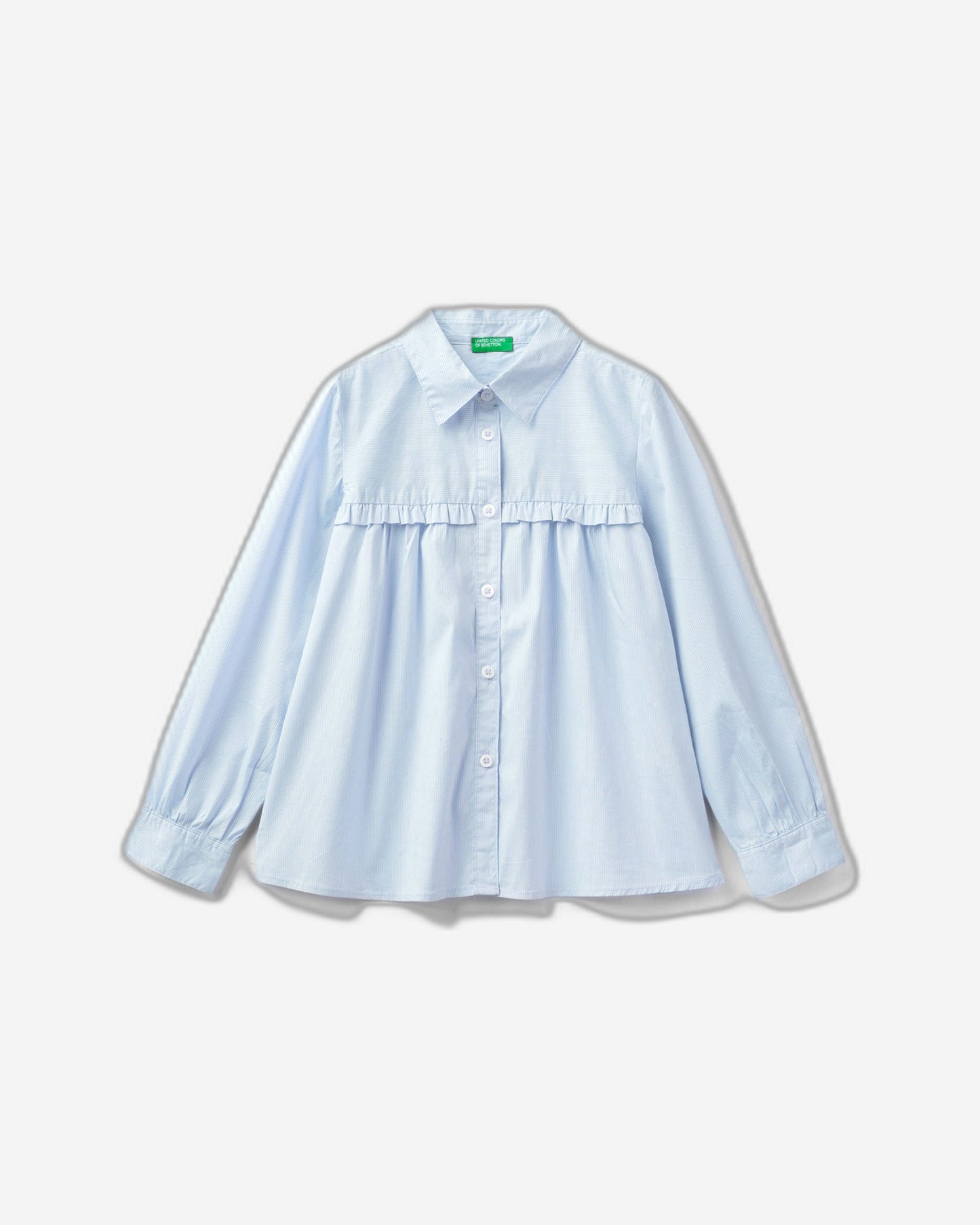 قميص مع ثنيات على النير