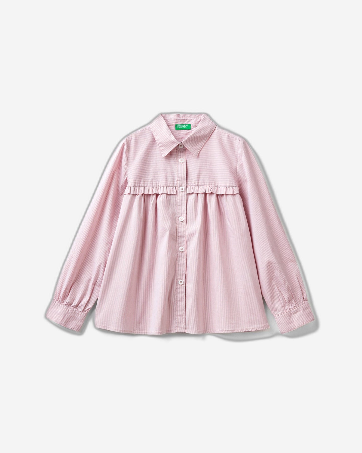 قميص مع ثنيات على النير