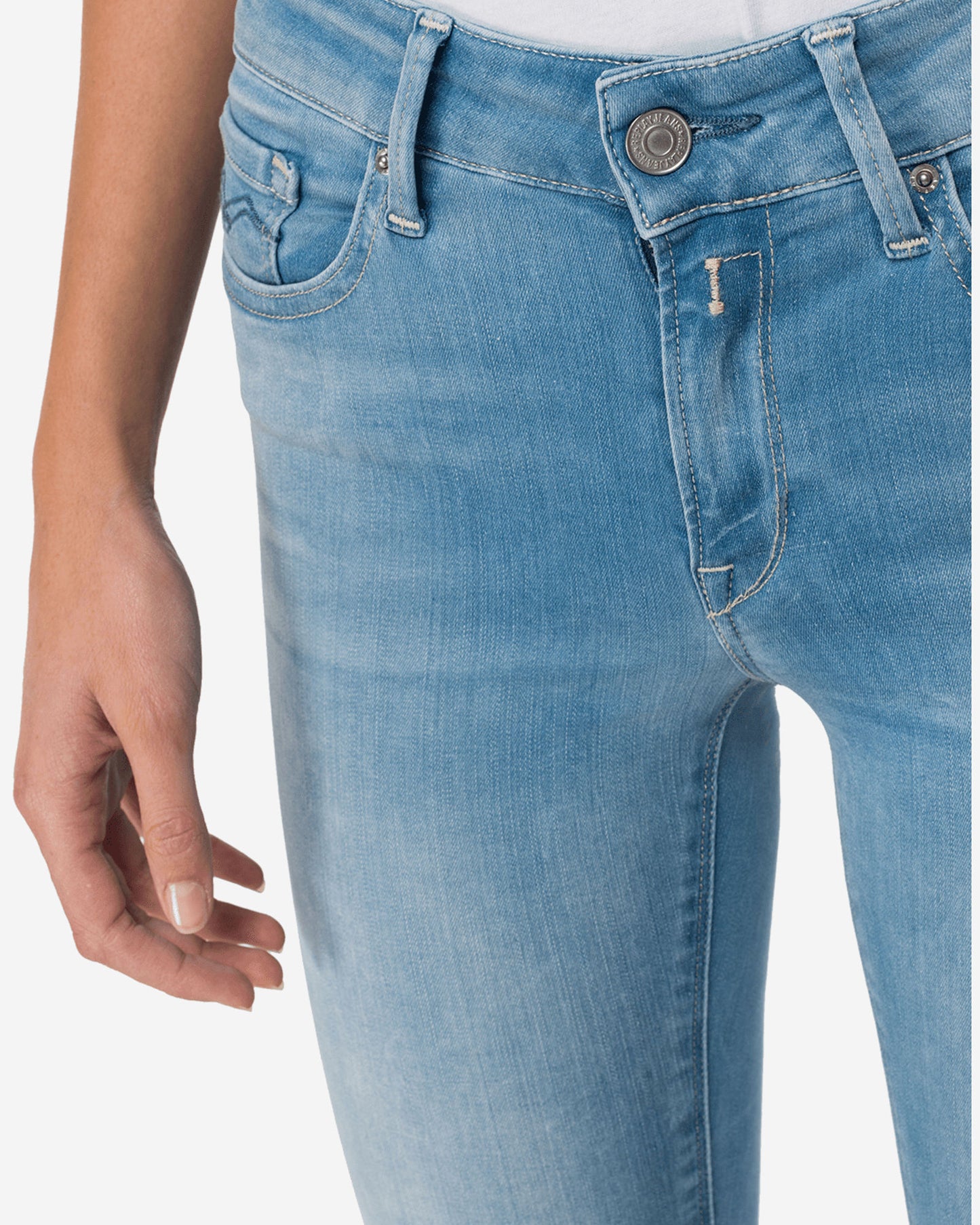 بنطلون جينز Luz Hyperflex XLITE جديد بقصّة Skinny Fit ومُعاد استخدامه