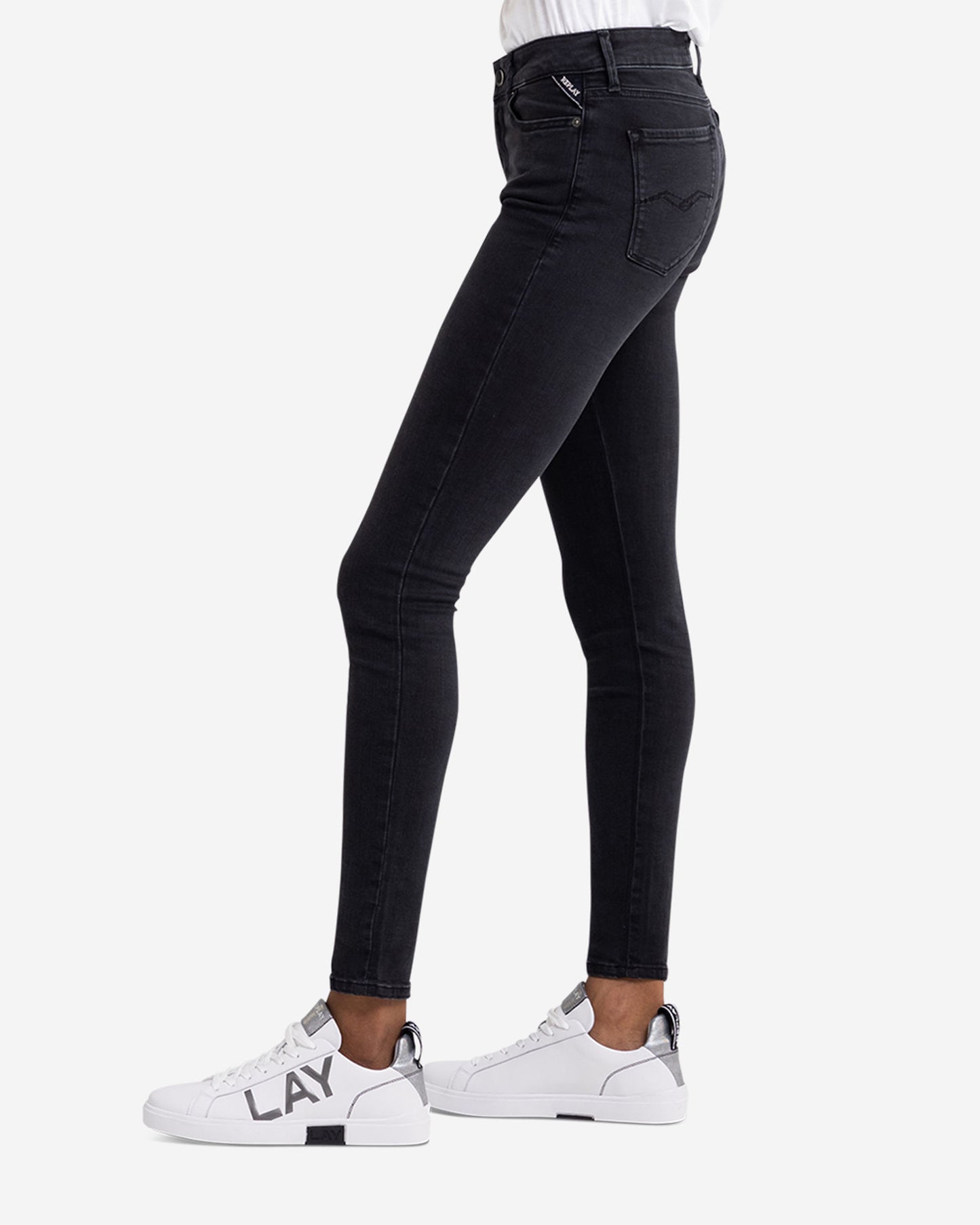 بنطال جينز لوزين بقصّة Skinny Fit