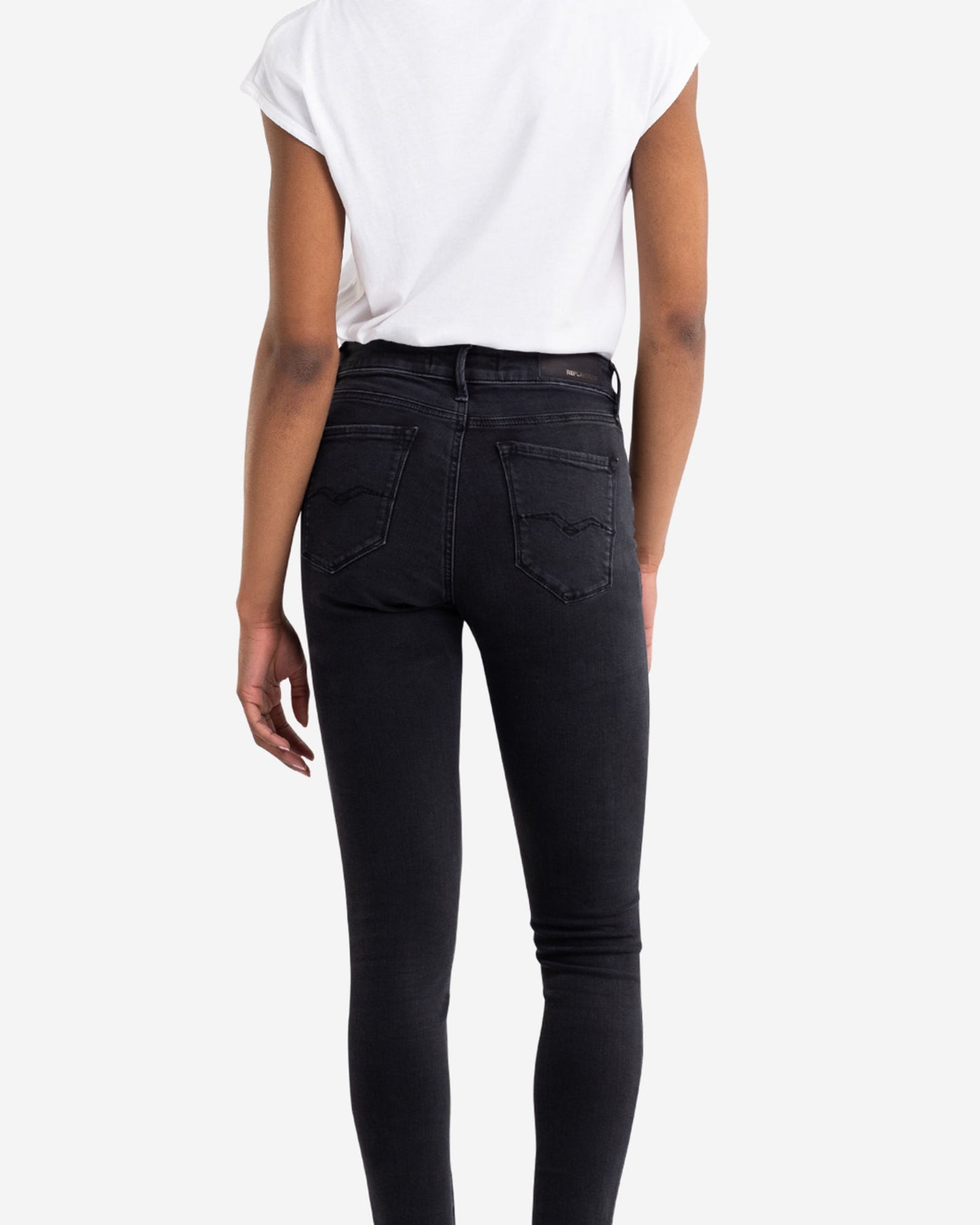 بنطال جينز لوزين بقصّة Skinny Fit