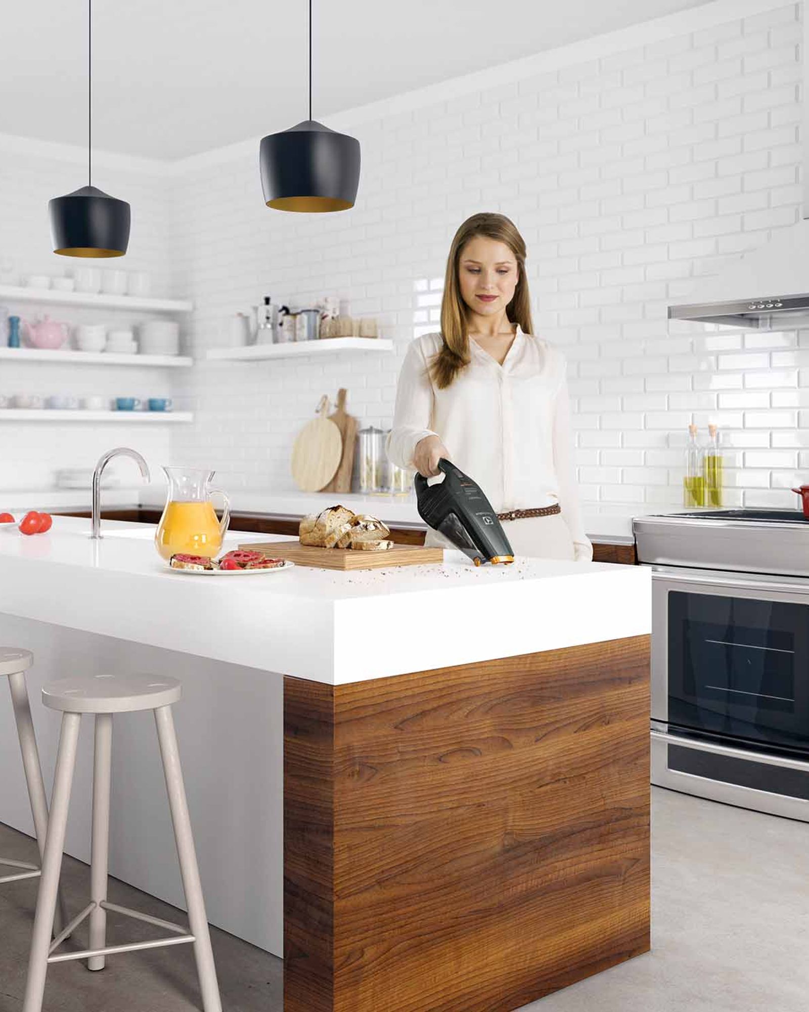 مكنسة كهربائية يدوية لاسلكية من إلكترولوكس رابيدو