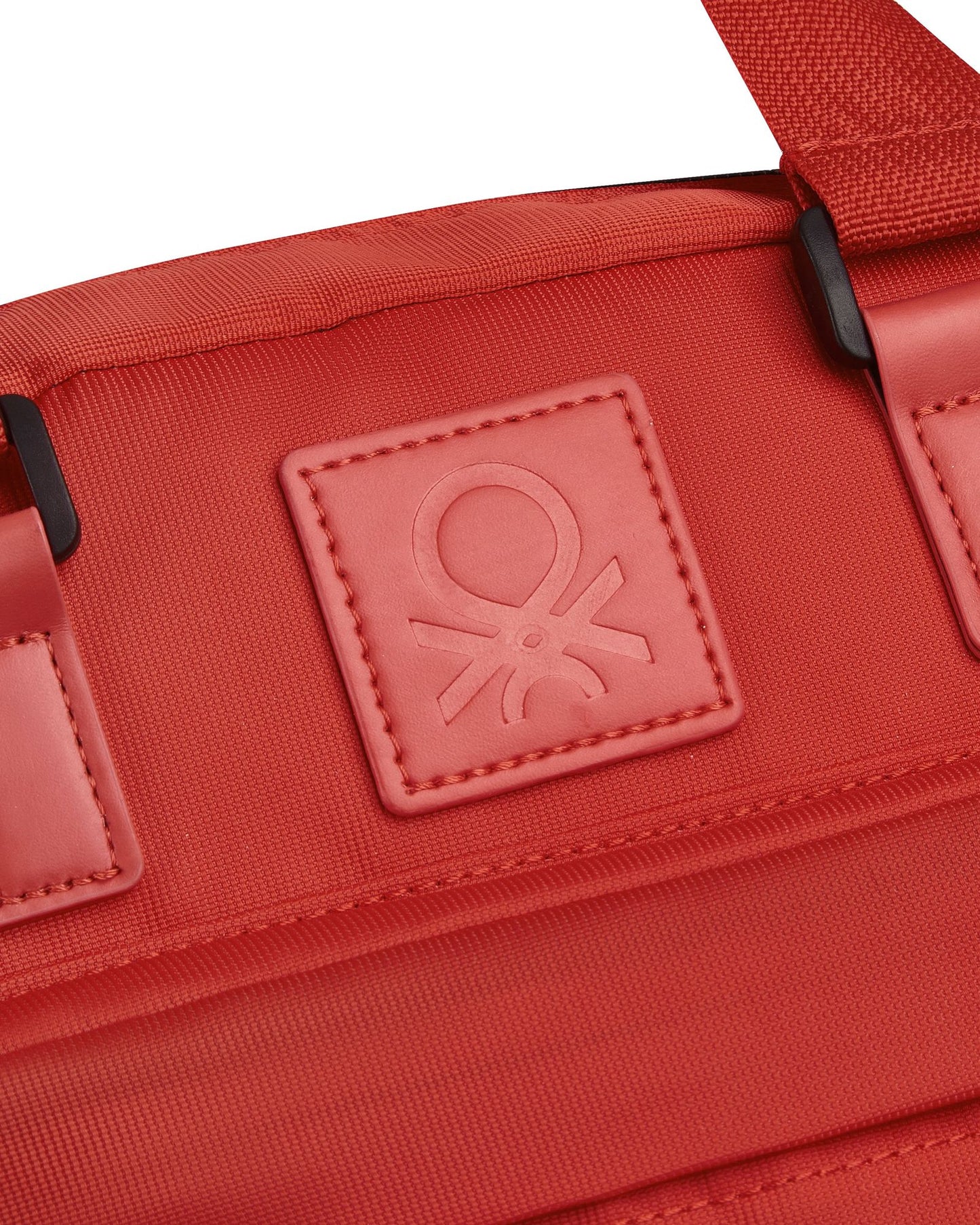 حقيبة ظهر يو سي بي كولور بلوك للكمبيوتر المحمول مقاس 15.6 بوصة