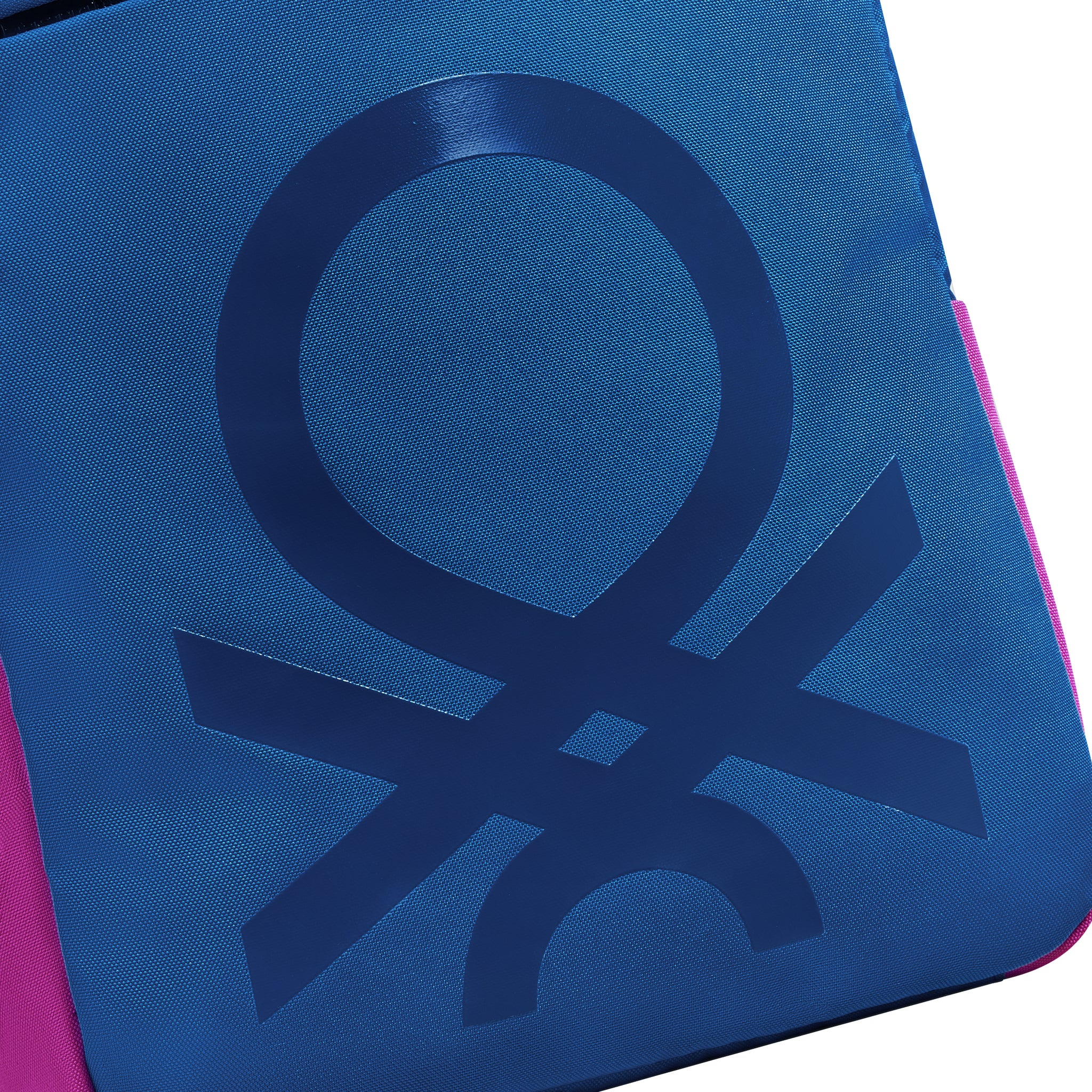 حقيبة ظهر UCB Fabrica دائرية للكمبيوتر المحمول مقاس 15.6 بوصة