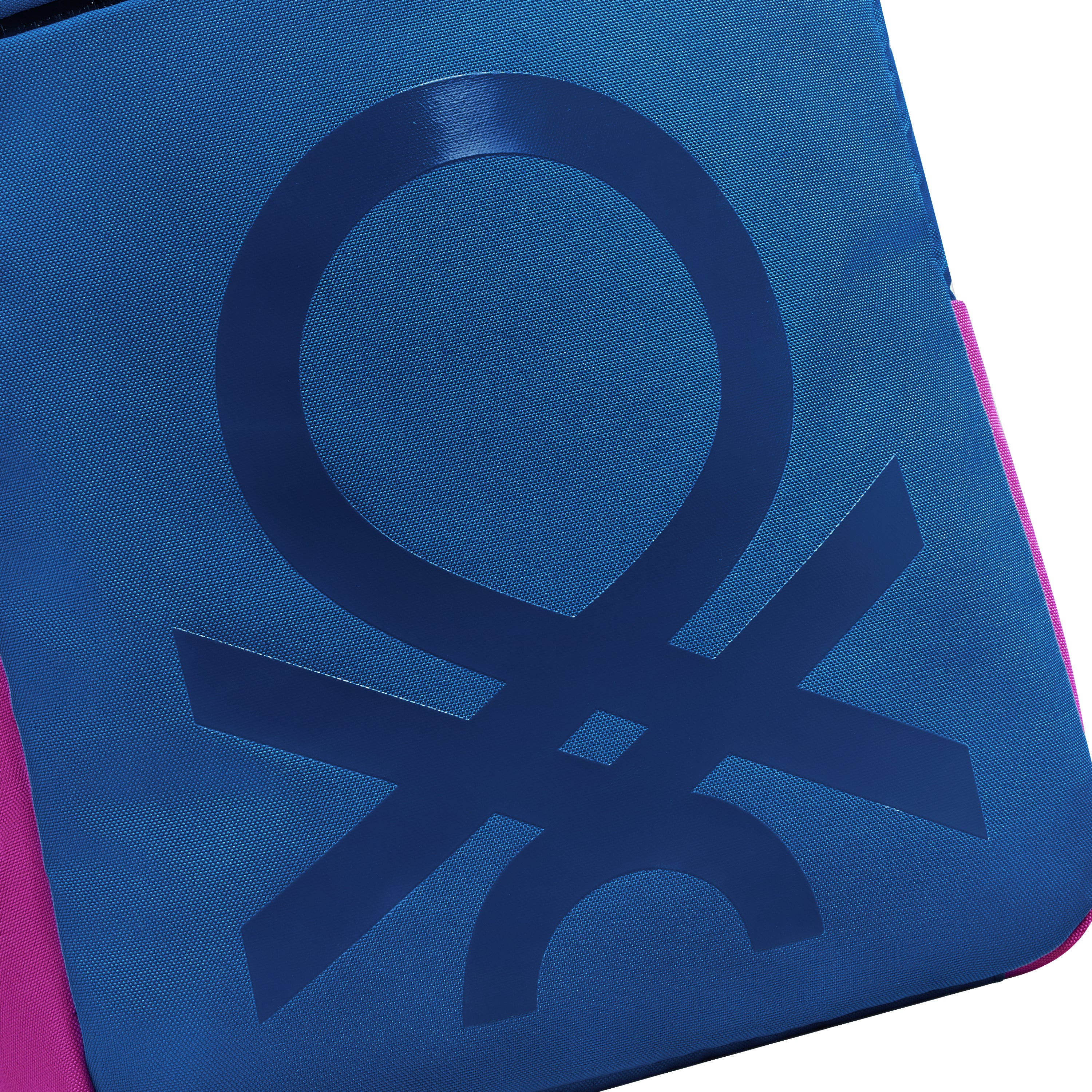 حقيبة ظهر UCB Fabrica دائرية للكمبيوتر المحمول مقاس 15.6 بوصة