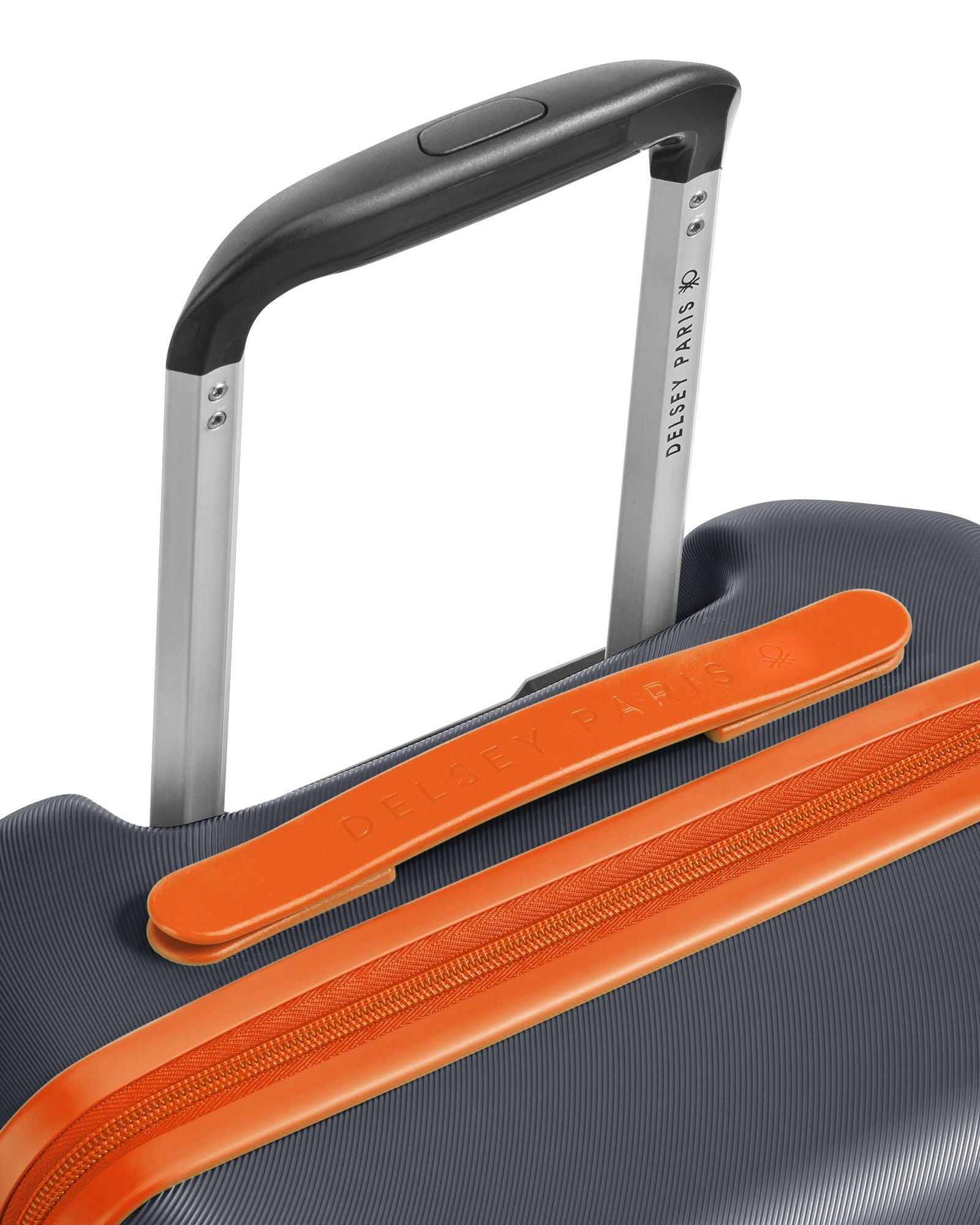 عربة أمتعة UCOB Fabrica 4 ذات العجلات المزدوجة والغطاء الصلب غير القابل للتمدد