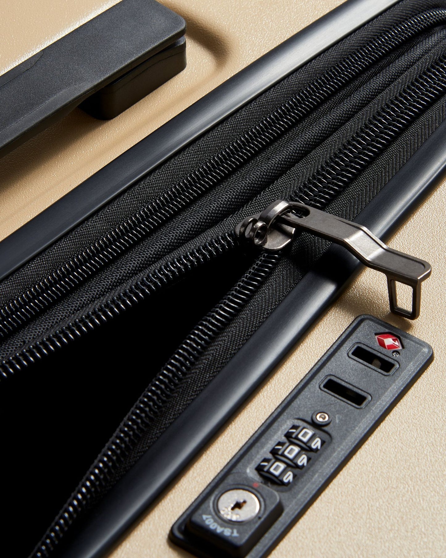 عربة جيب JH002B صلبة قابلة للتوسيع بأربع عجلات مزدوجة