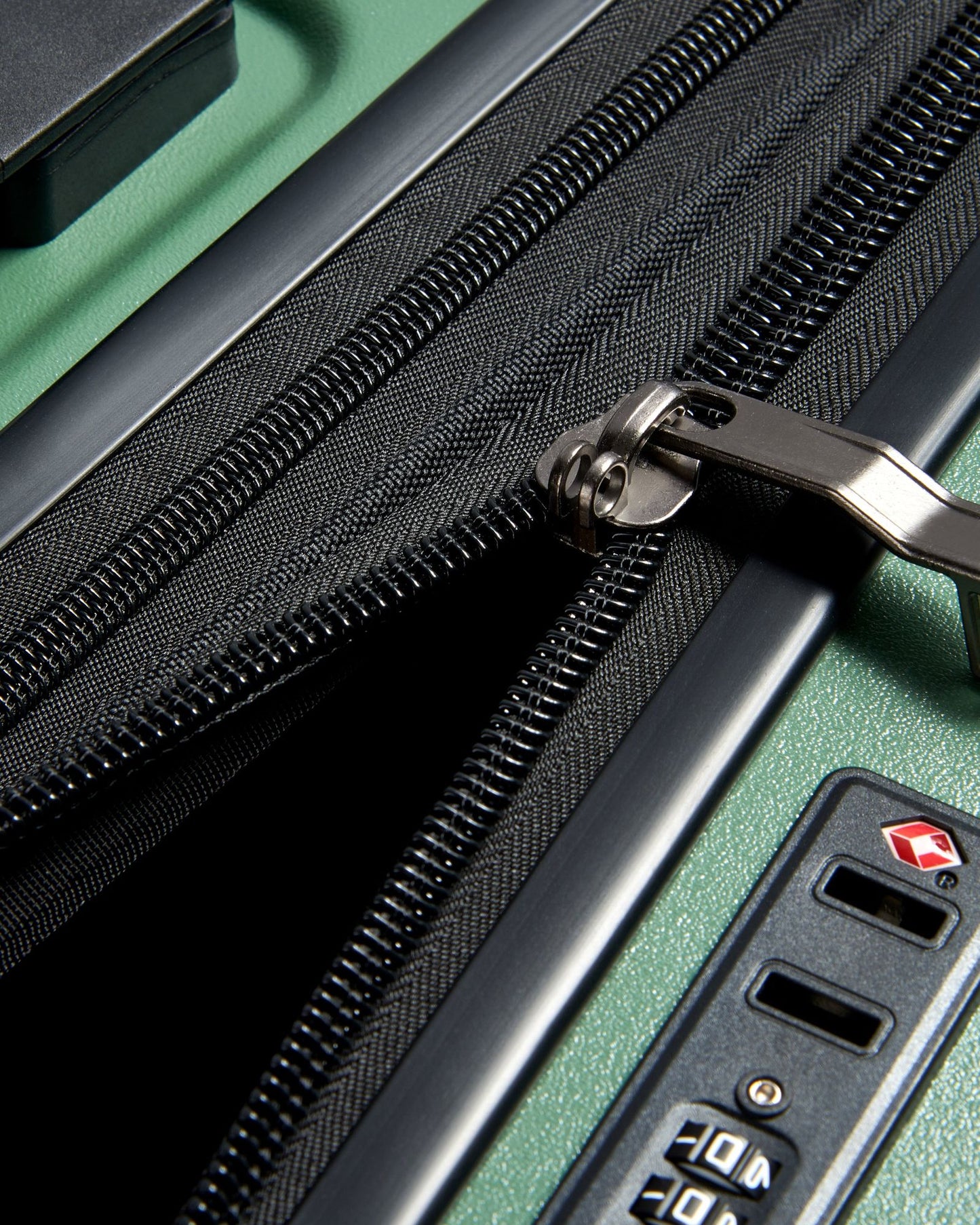 عربة جيب JH002B صلبة قابلة للتوسيع بأربع عجلات مزدوجة