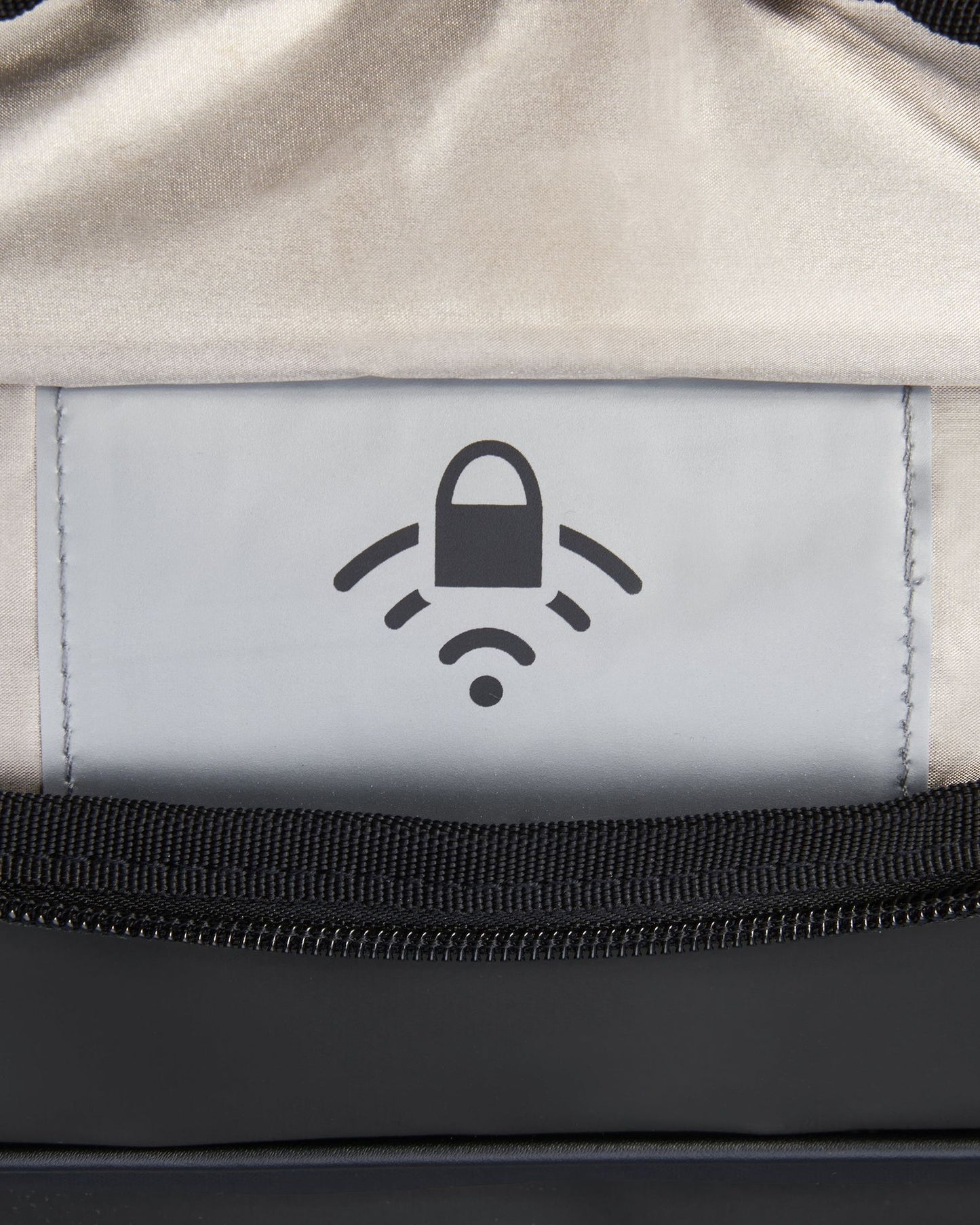 حقيبة سفر بيجو فوياجيز مقاس 55 سم Softcase Hybrid Cabin Duffle Bag 