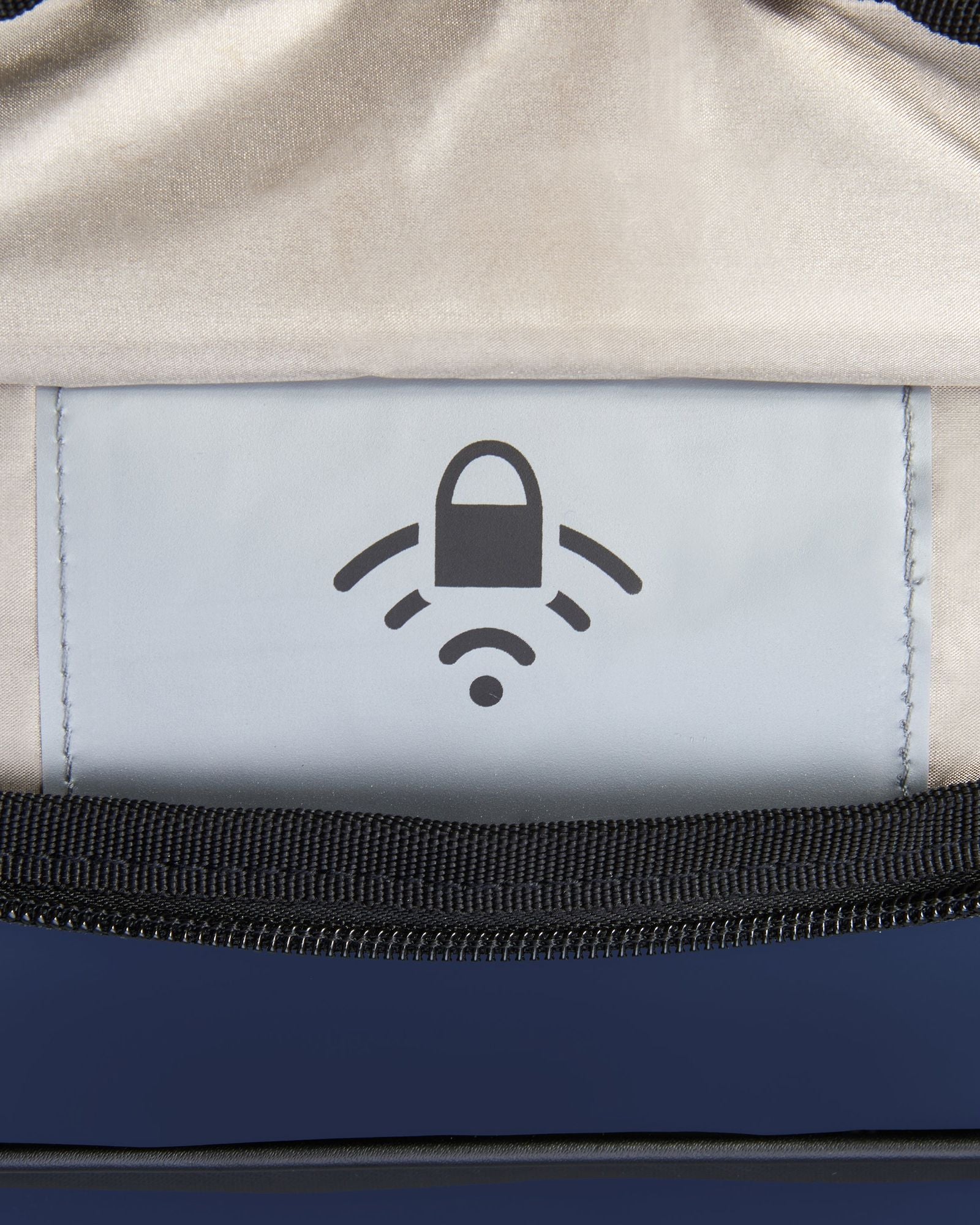 حقيبة سفر بيجو فوياجيز مقاس 55 سم Softcase Hybrid Cabin Duffle Bag 