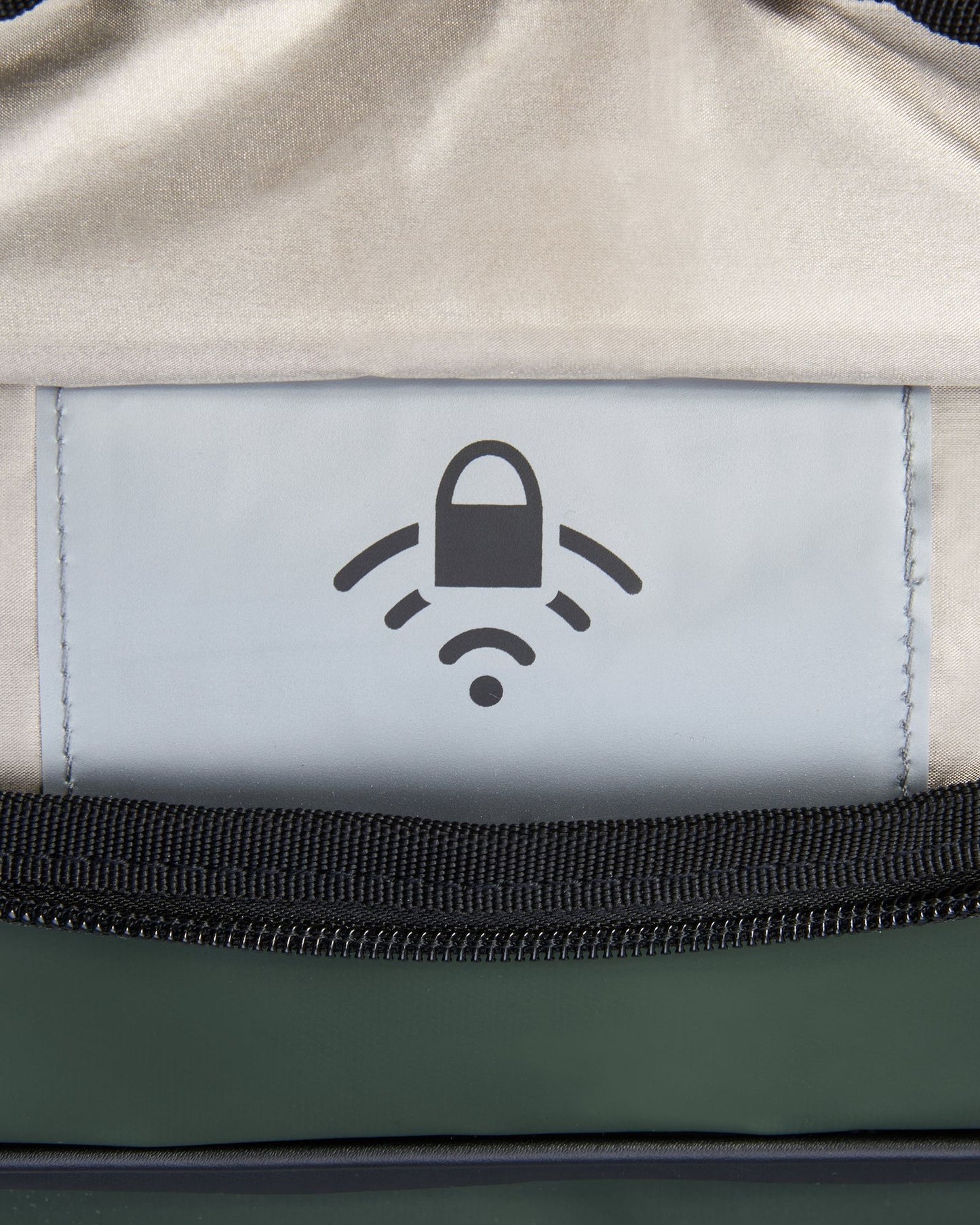 حقيبة سفر بيجو فوياجيز مقاس 55 سم Softcase Hybrid Cabin Duffle Bag 