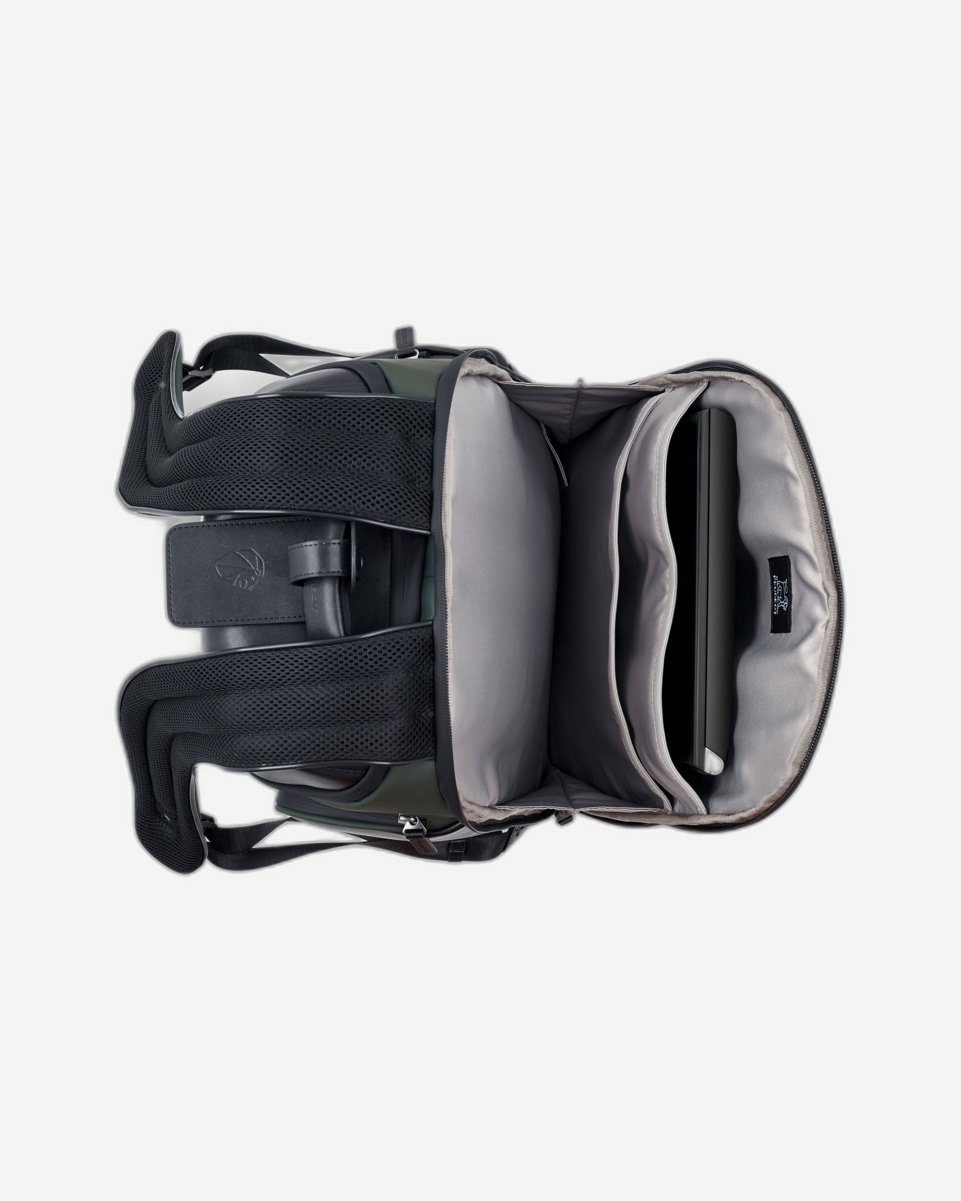 حقيبة ظهر بيجو فوياجيز للسفر مقاومة للماء مقاس 18 بوصة 