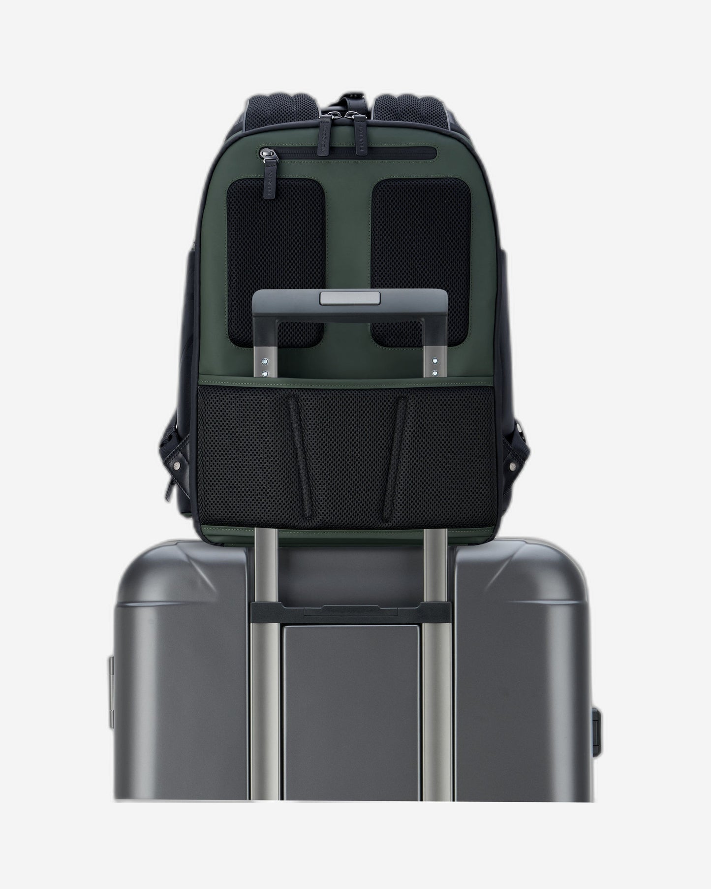 حقيبة ظهر بيجو فوياجيز للسفر مقاومة للماء مقاس 18 بوصة 