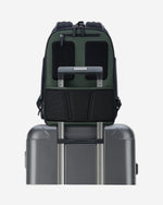 حقيبة ظهر بيجو فوياجيز للسفر مقاومة للماء مقاس 18 بوصة 