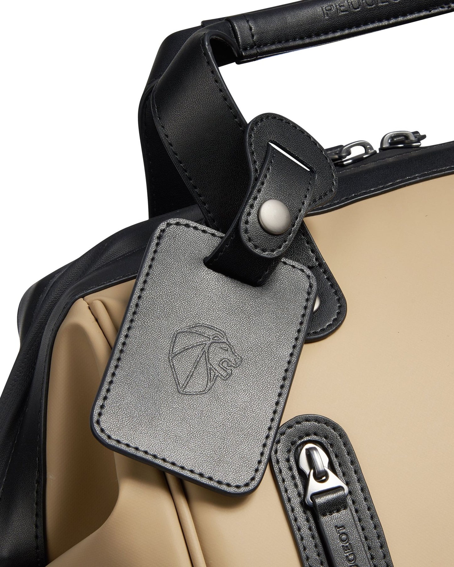 حقيبة ظهر بيجو فوياجيز ترافل، حجرة واحدة، مقاس 16 بوصة 