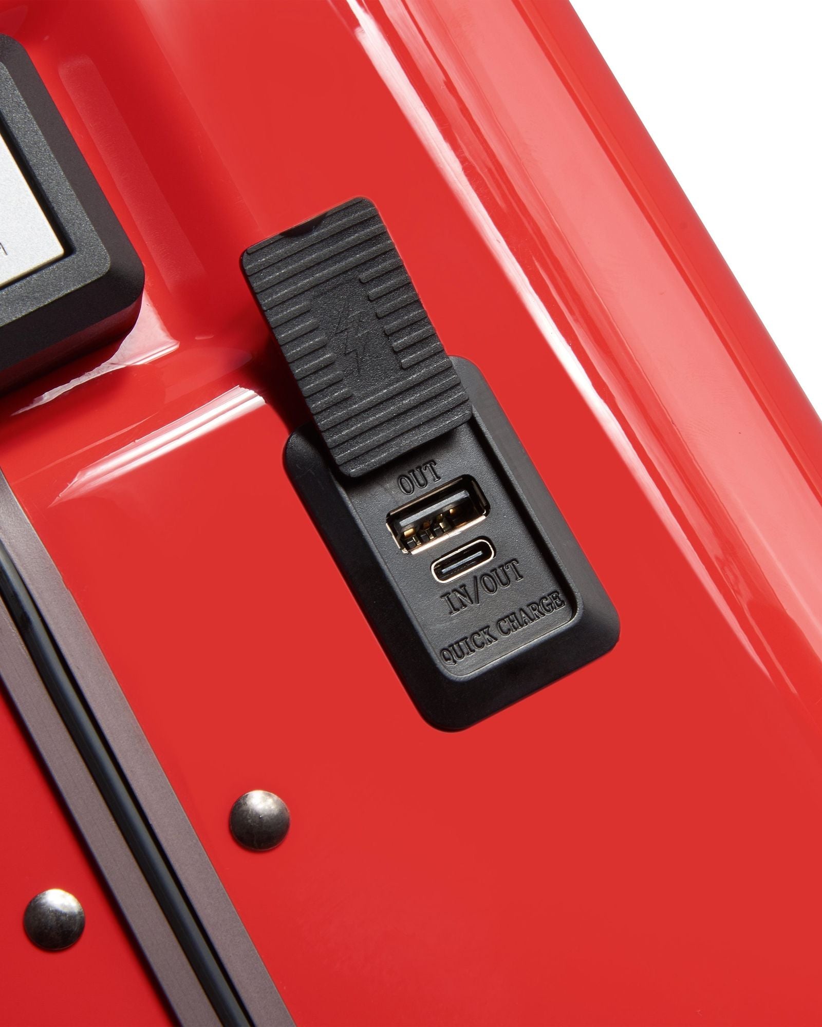 عربة أمتعة بيجو فوياجيز ترافل، مقاس 55 سم، بأربع عجلات مزدوجة، وحقيبة صلبة 