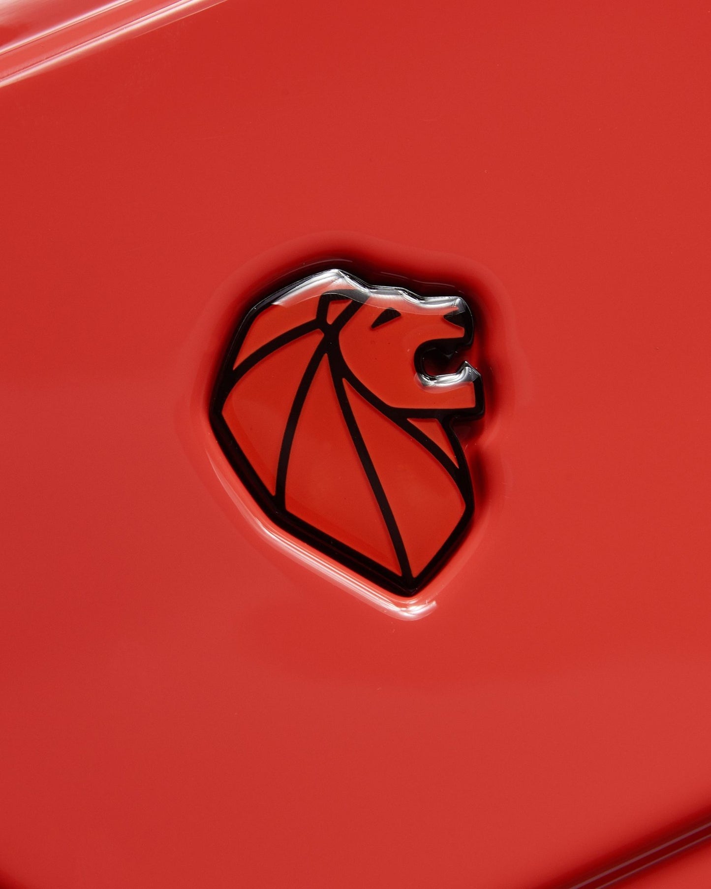 عربة بيجو فوياجيز ترافل 73 سم صلبة بأربع عجلات مزدوجة لتسجيل الوصول وصندوق الأمتعة 