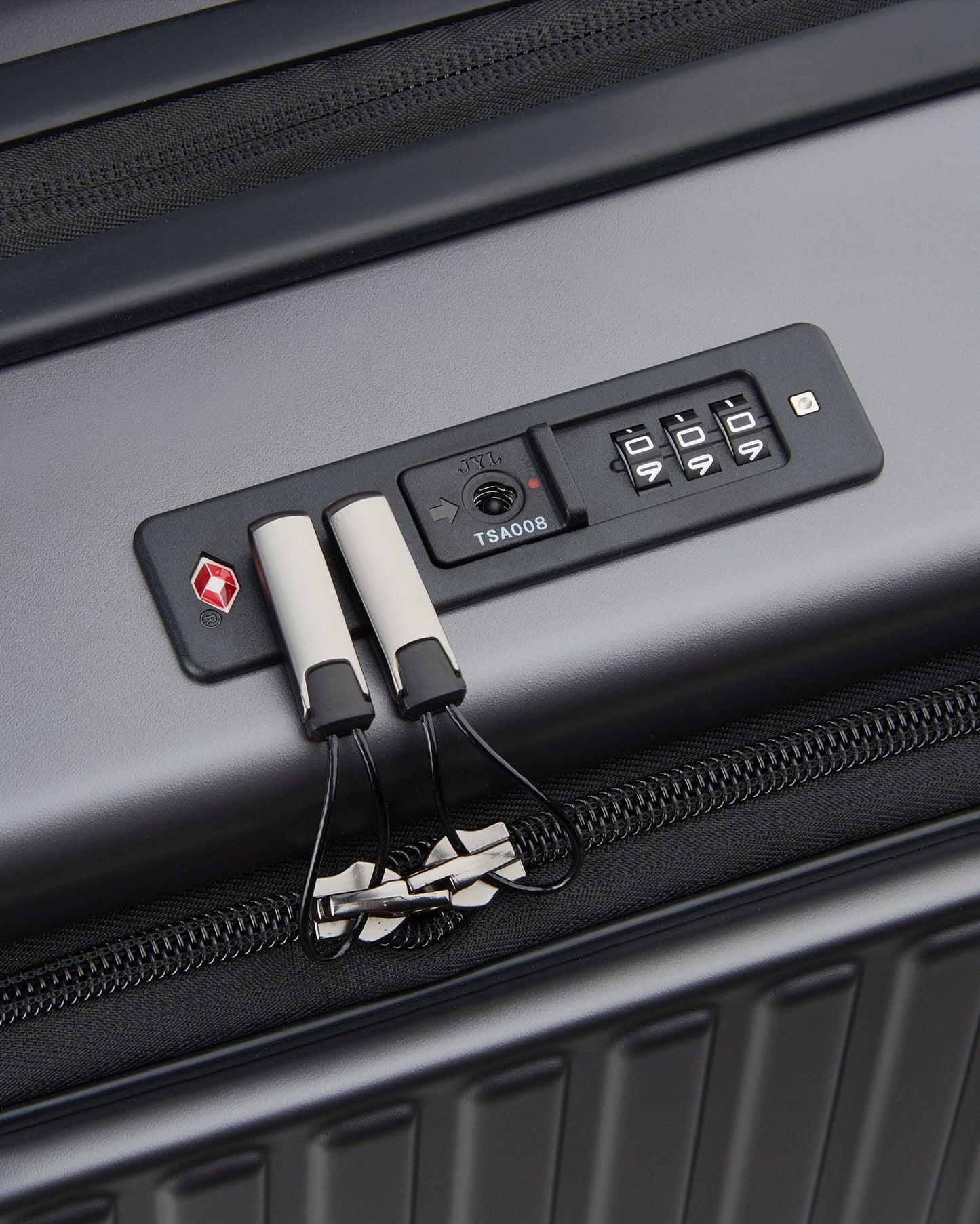 حقائب سفر ديلسي باريس سيكيورتايم ذات الفتحة الأمامية