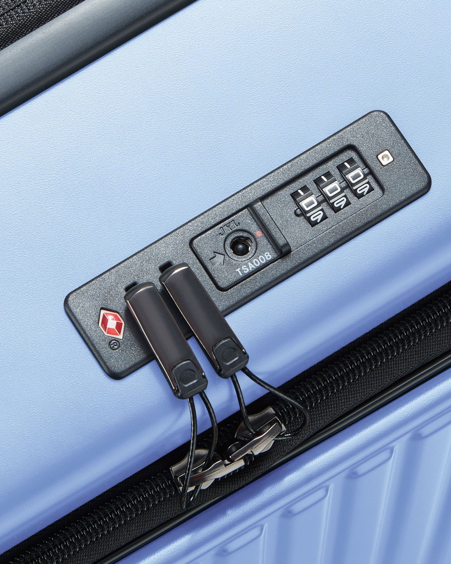 حقائب سفر ديلسي باريس سيكيورتايم ذات الفتحة الأمامية