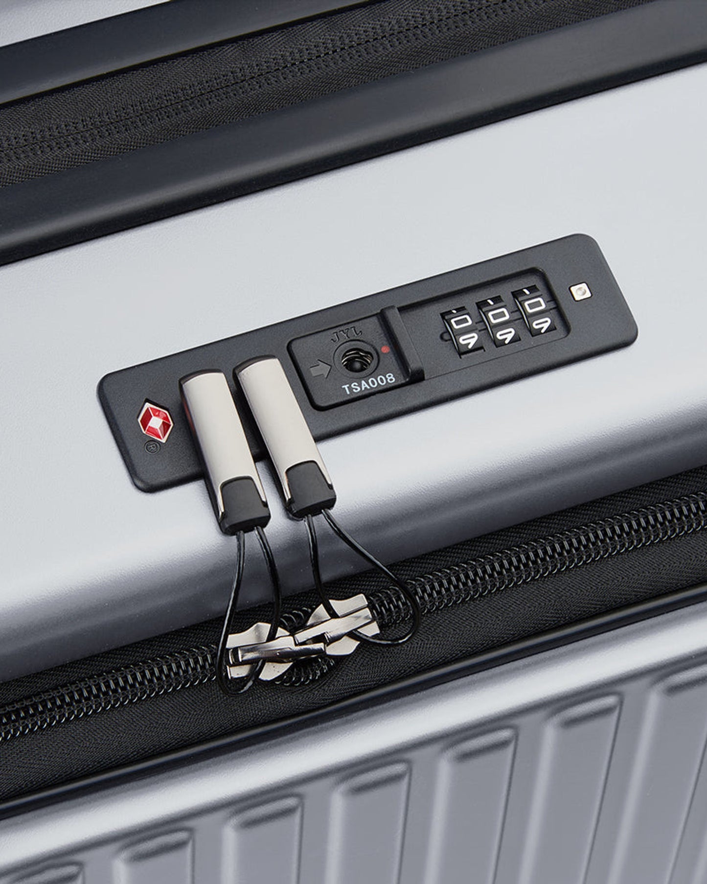 حقائب سفر ديلسي باريس سيكيورتايم ذات الفتحة الأمامية