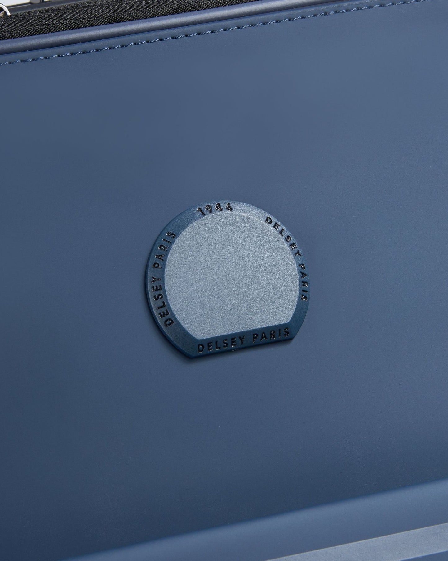 حقيبة ديلسي باريس تورين 2.0 ذات العجلات الأربع القابلة للتوسيع ذات الغطاء الناعم