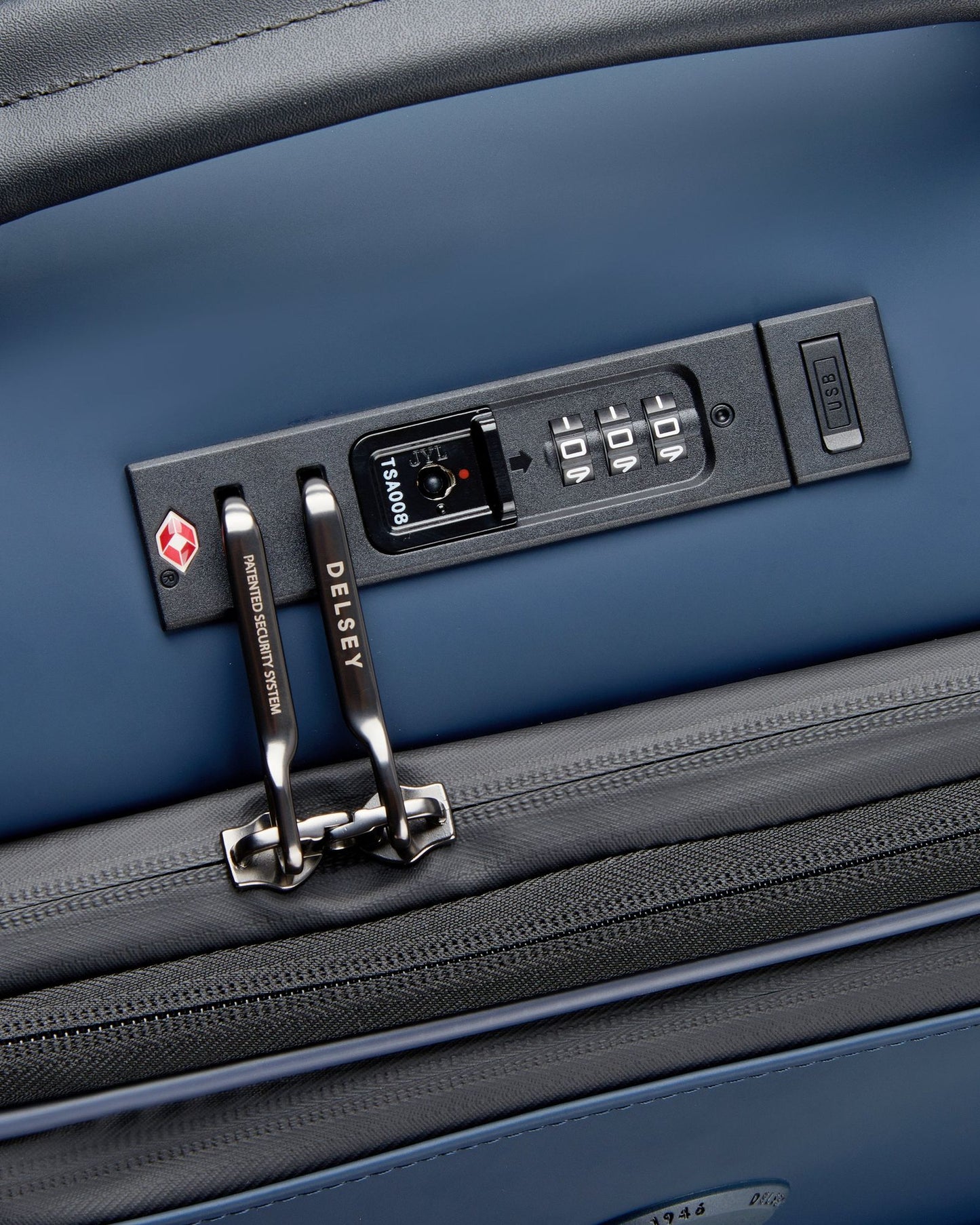 حقيبة ديلسي باريس تورين 2.0 ذات العجلات الأربع القابلة للتوسيع ذات الغطاء الناعم