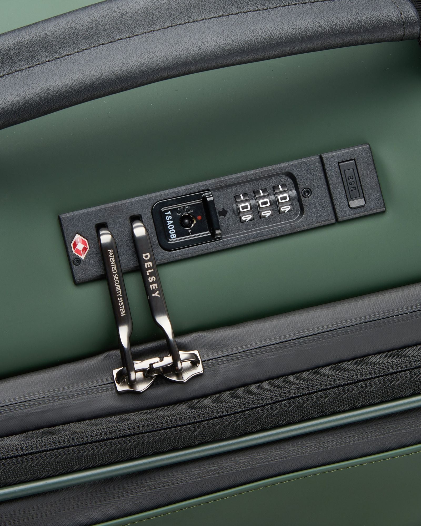 حقيبة ديلسي باريس تورين 2.0 ذات العجلات الأربع القابلة للتوسيع ذات الغطاء الناعم