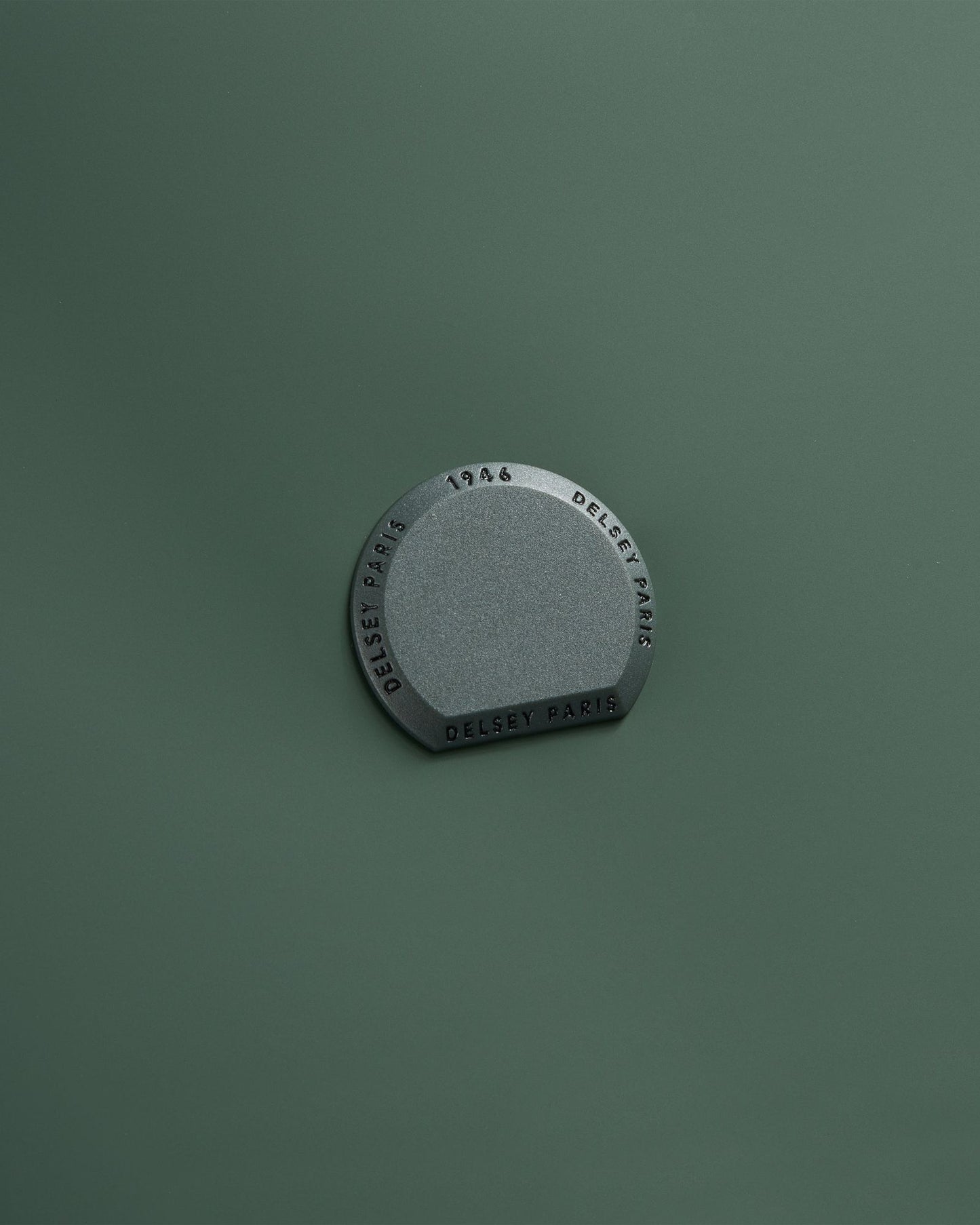 حقيبة ديلسي باريس تورين 2.0 ذات العجلات الأربع القابلة للتوسيع ذات الغطاء الناعم