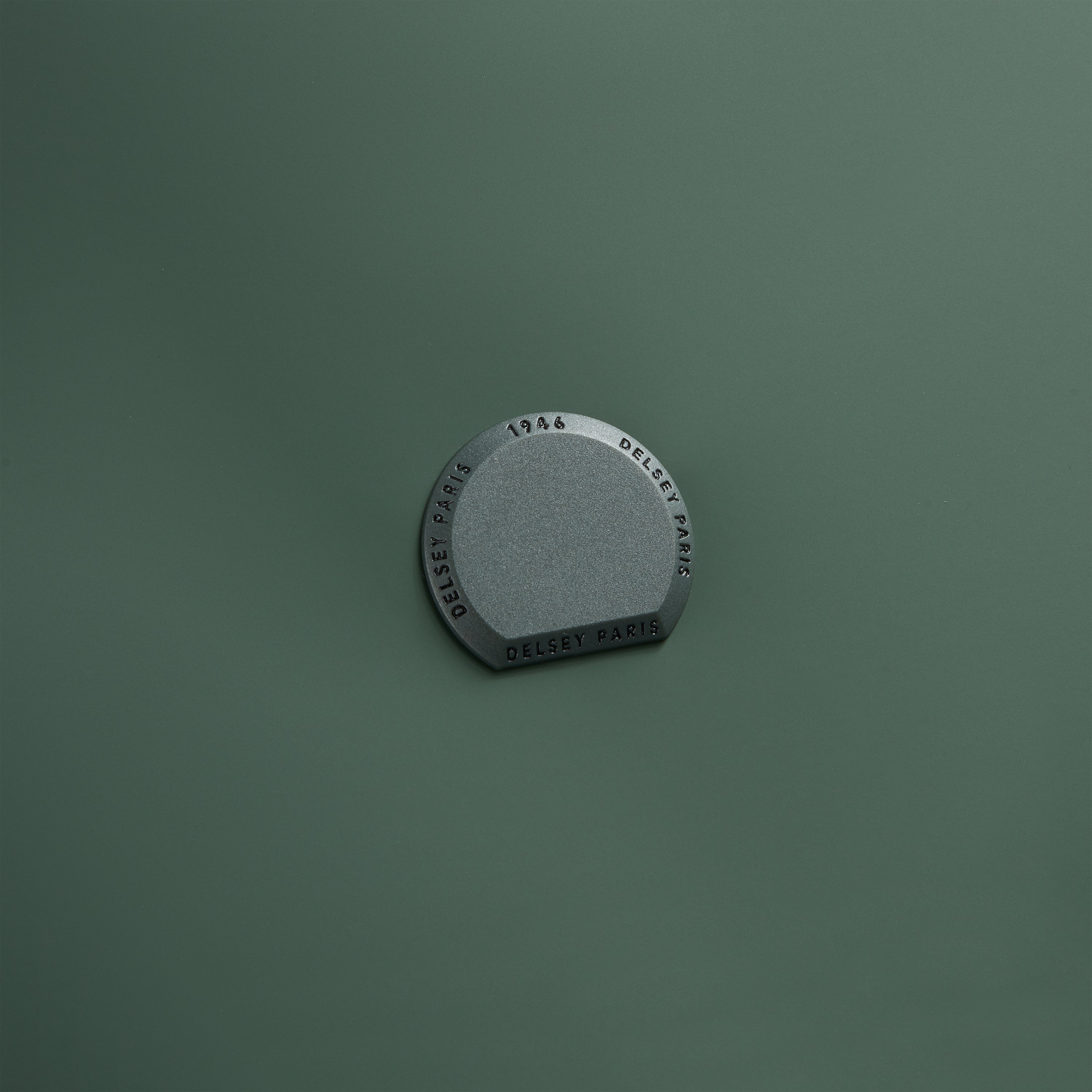 حقيبة ديلسي باريس تورين 2.0 ذات العجلات الأربع القابلة للتوسيع ذات الغطاء الناعم