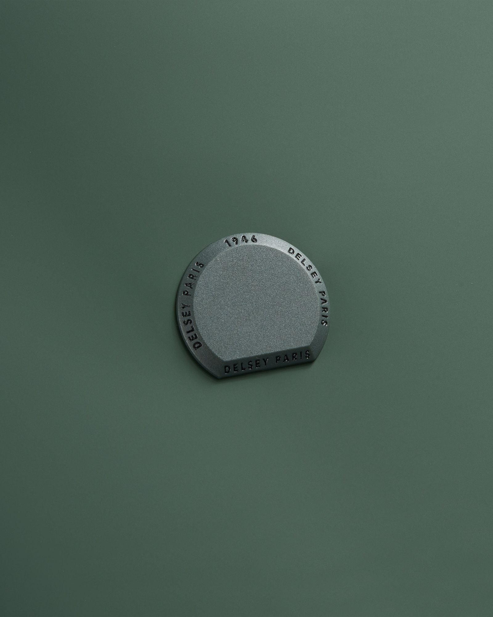 حقيبة ديلسي باريس تورين 2.0 ذات العجلات الأربع القابلة للتوسيع ذات الغطاء الناعم