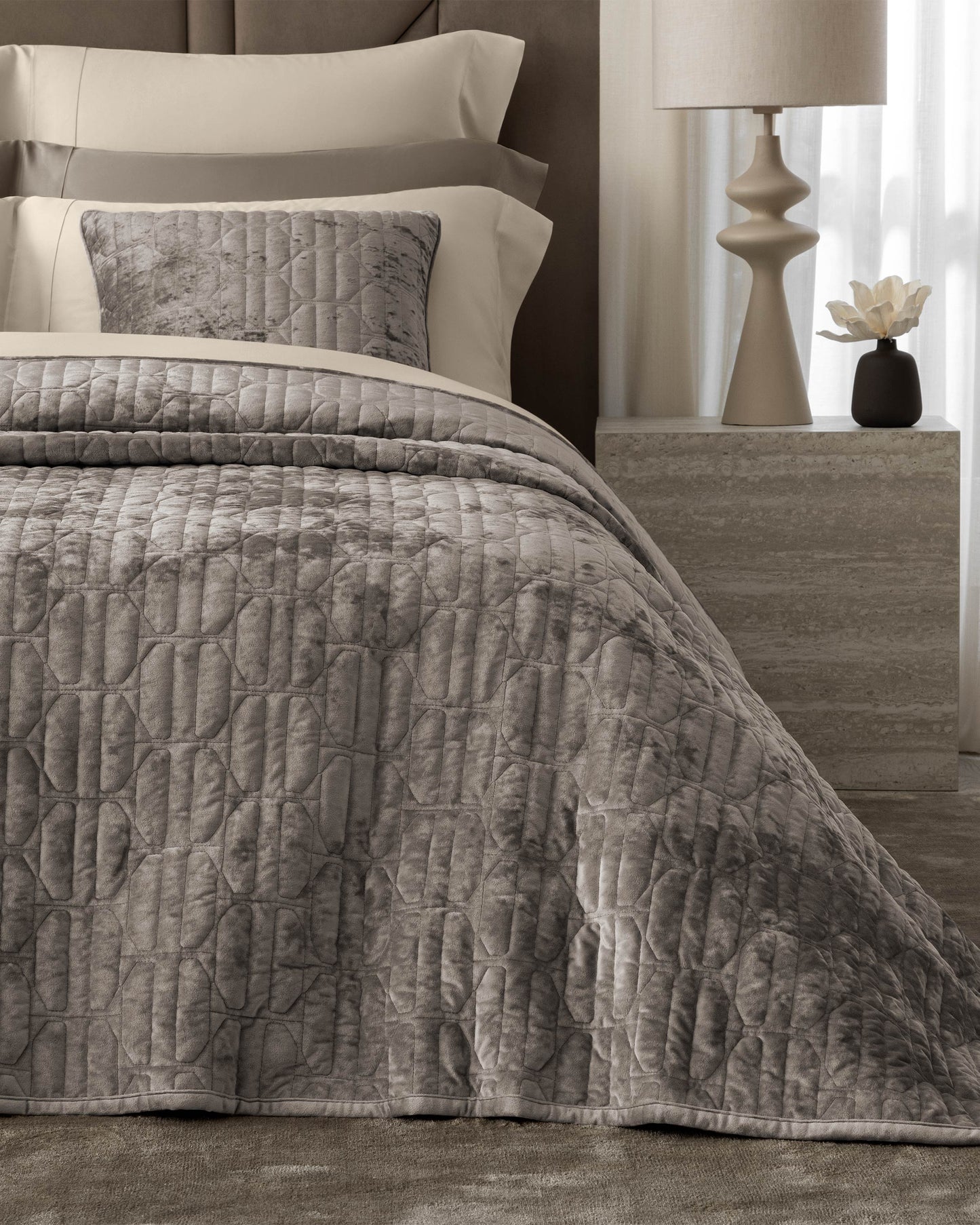 Togas Arnas Bedcover in Brown