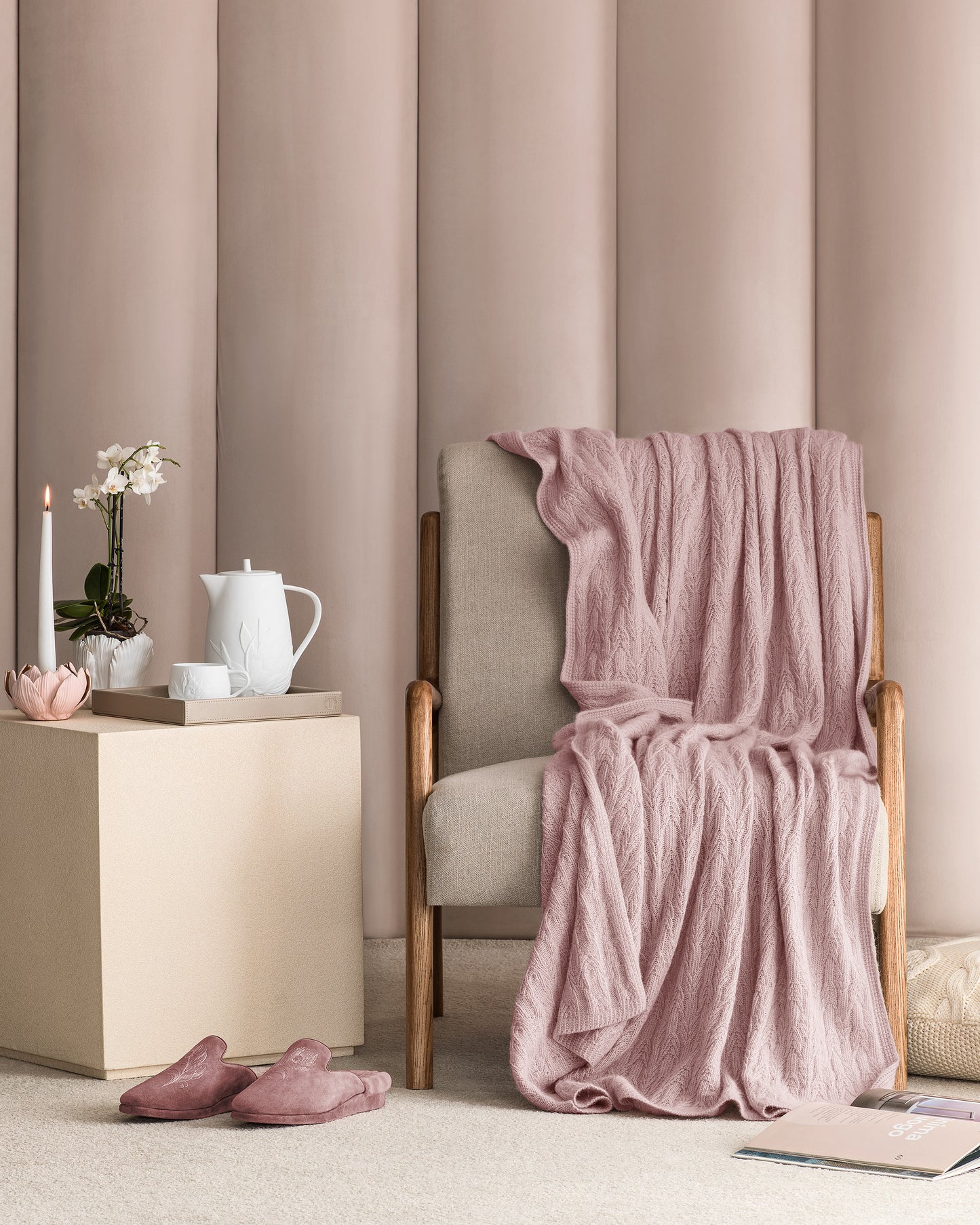 Togas Holty throw in Beige