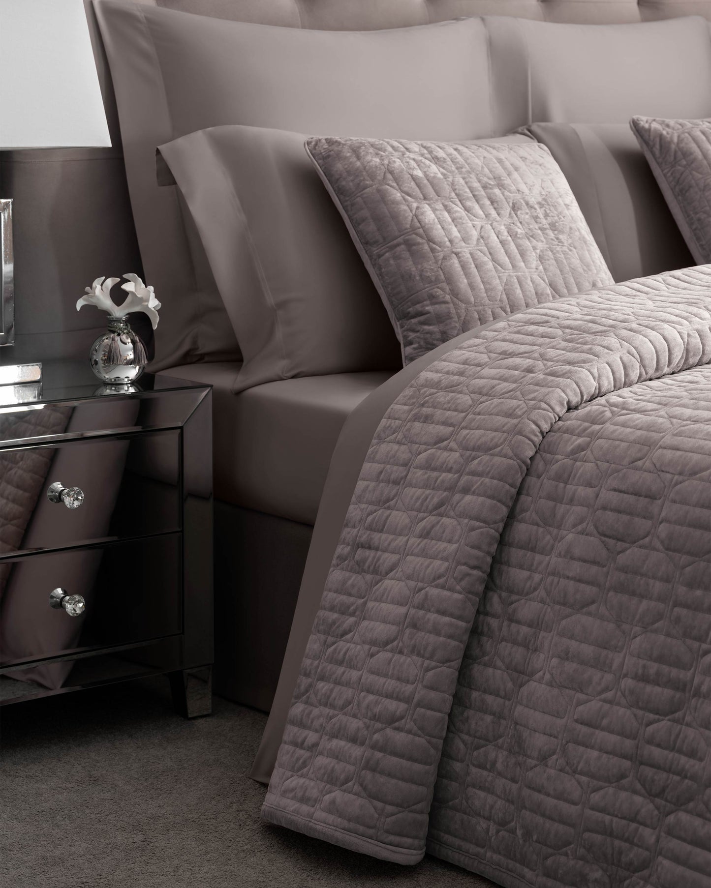 Togas Arnas Bedcover in Brown