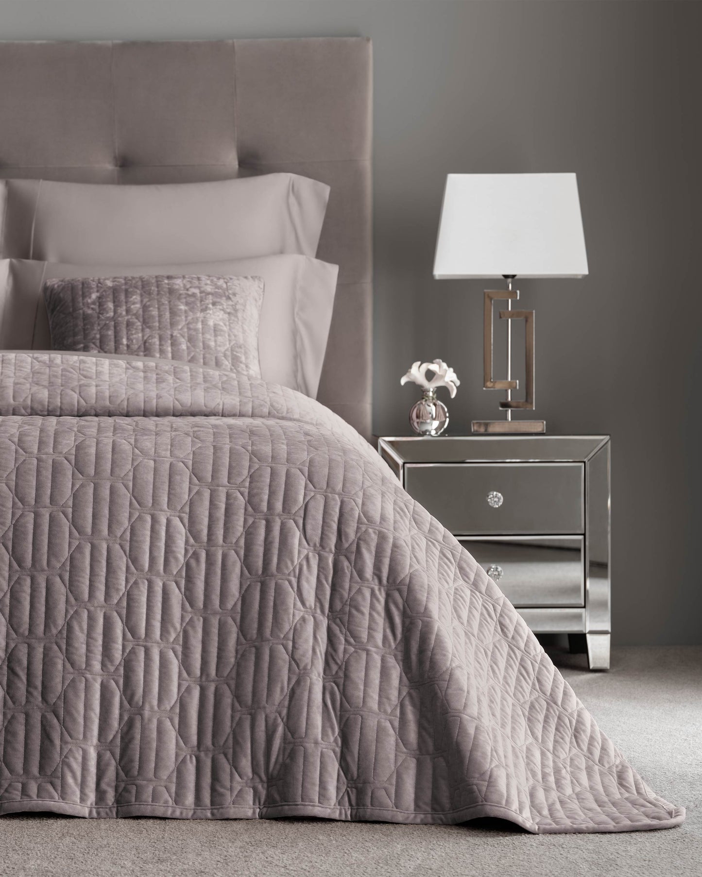 Togas Arnas Bedcover in Brown