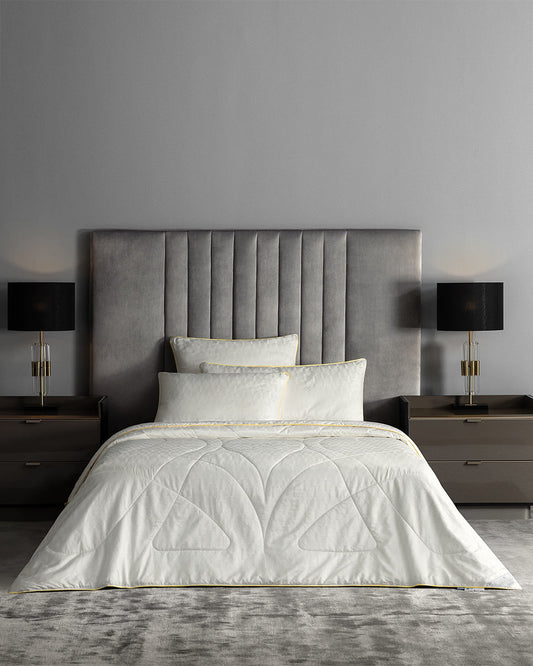 Togas Infiniti Mulberry silk pillow