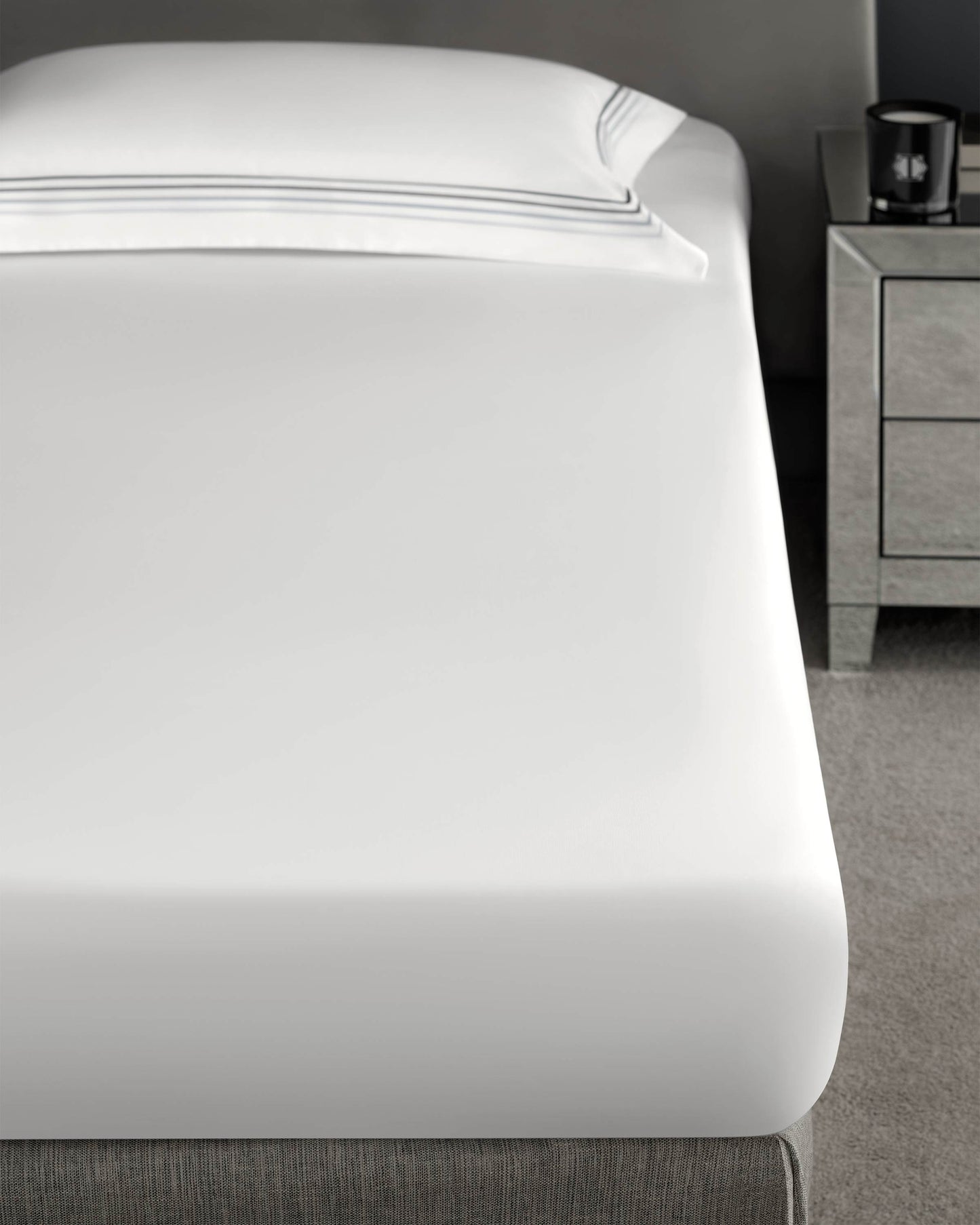 Togas Linari Fitted Sheet in White