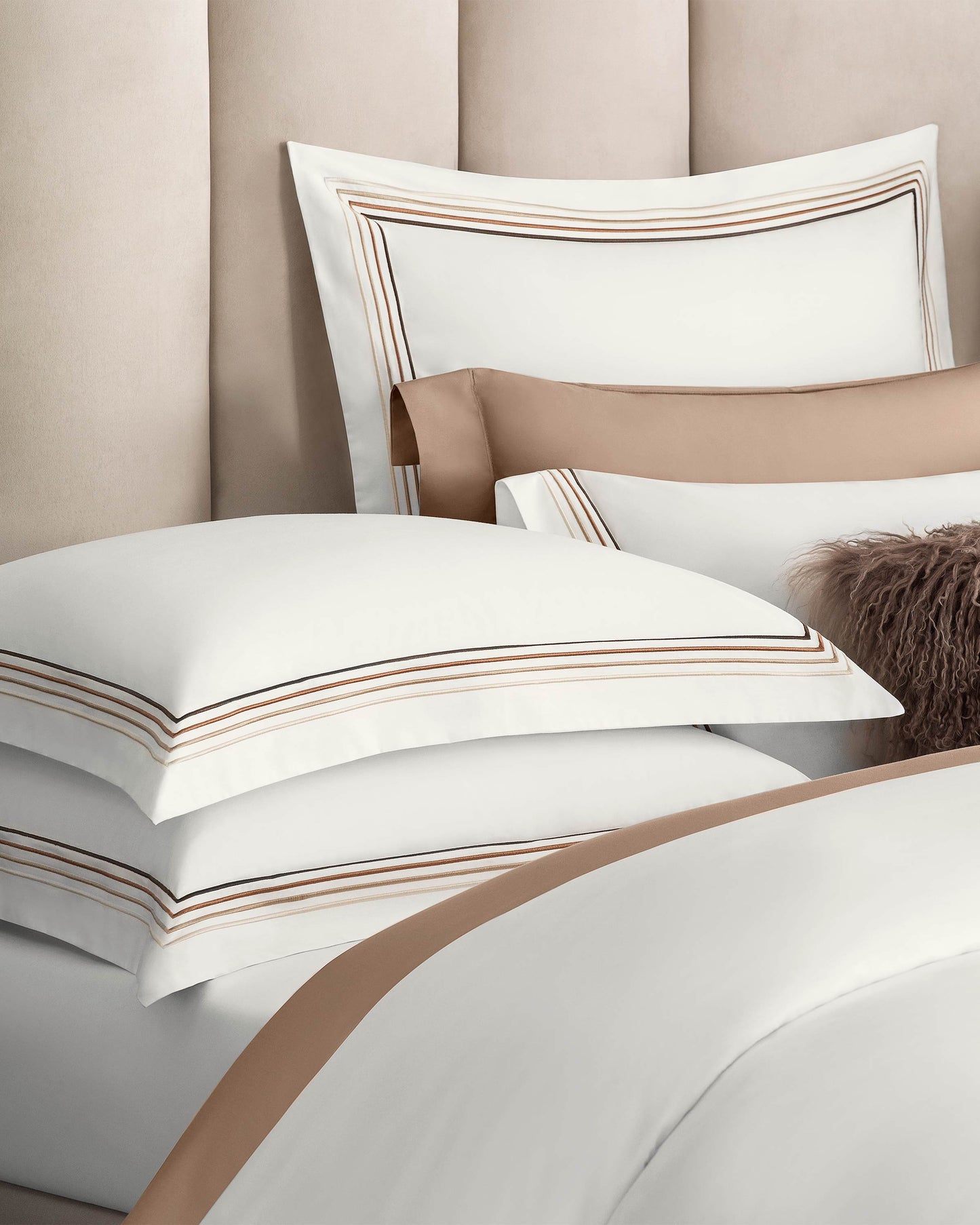 Togas Linari Bedding Set in White Brown