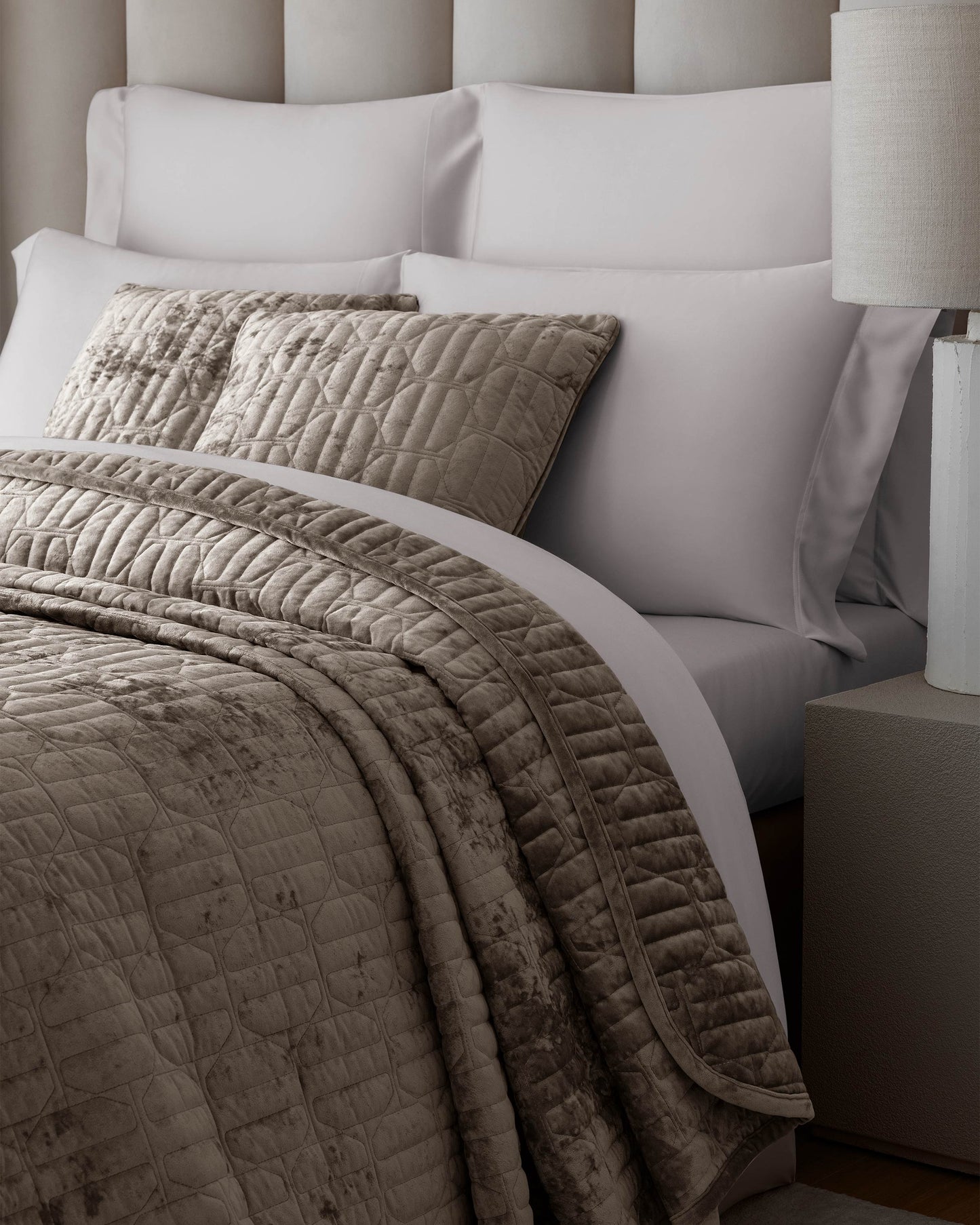 Togas Arnas Bedcover in Brown