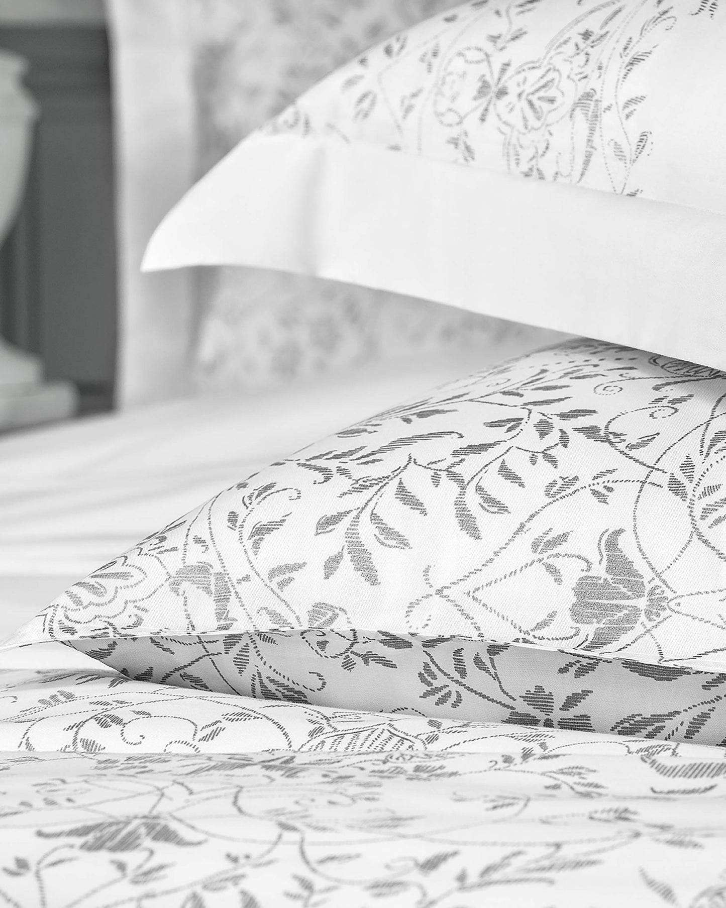Togas Amaris Bedding Set in White