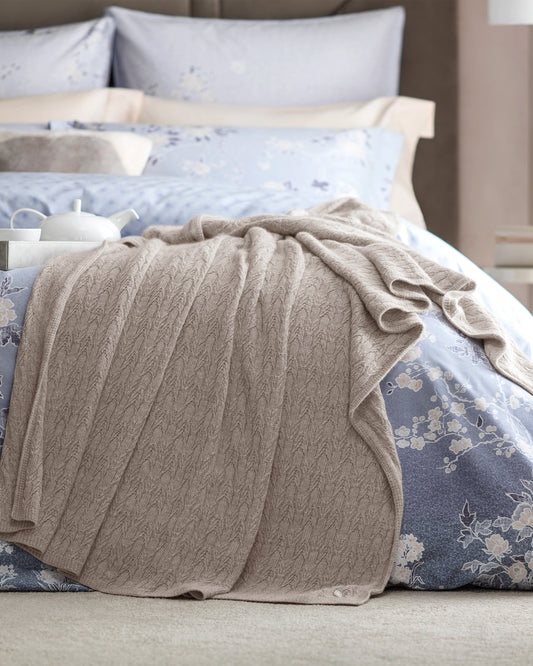 Togas Holty throw in Beige
