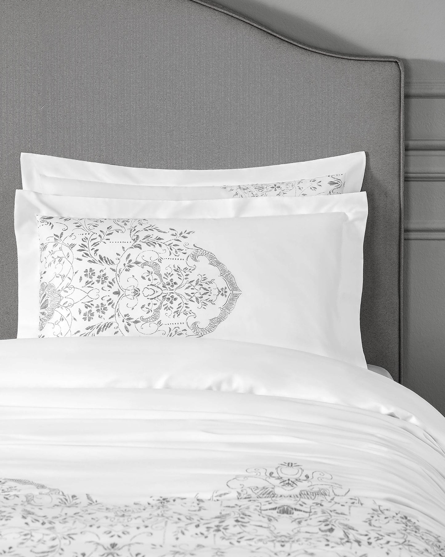 Togas Amaris Bedding Set in White