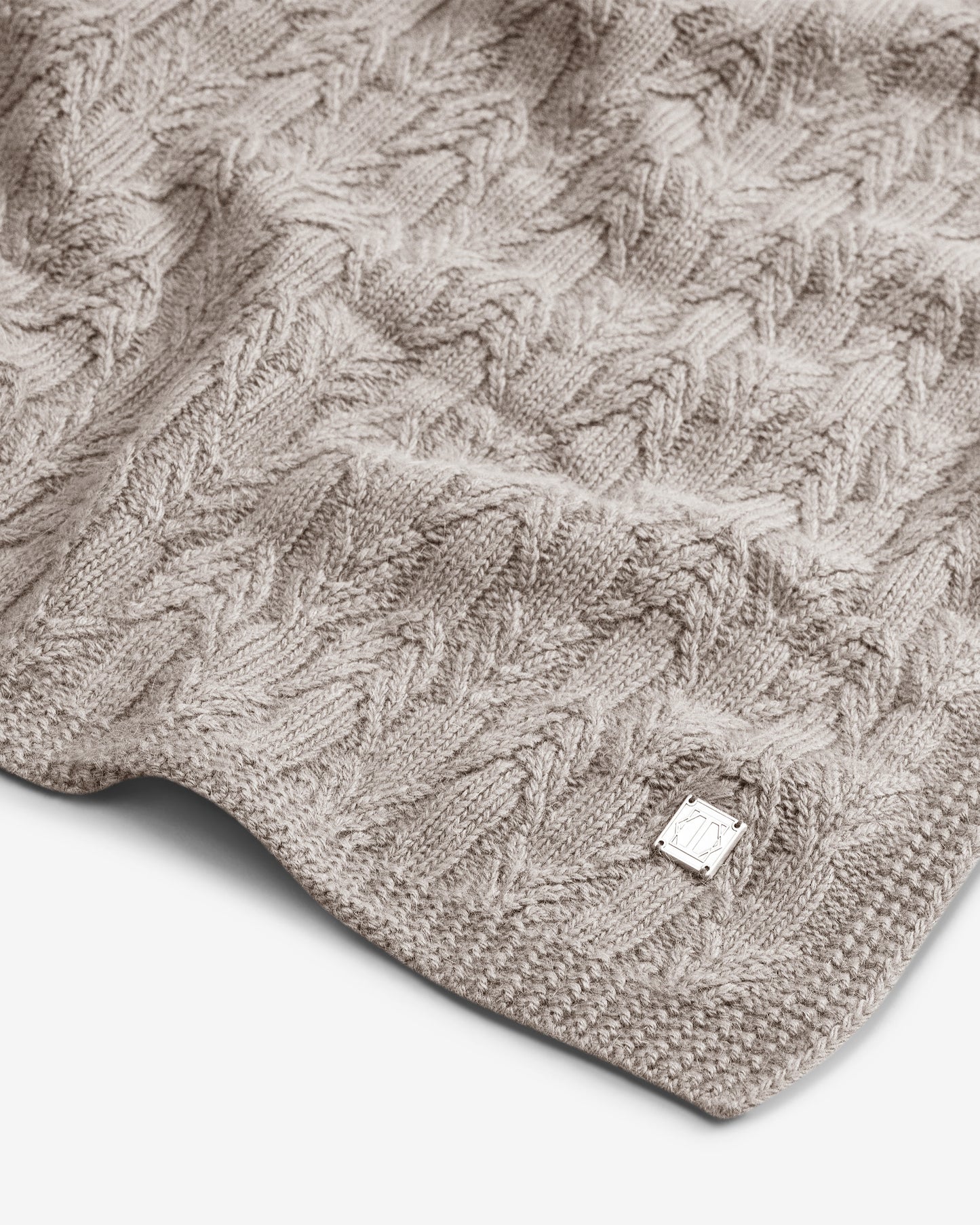 Togas Holty throw in Beige