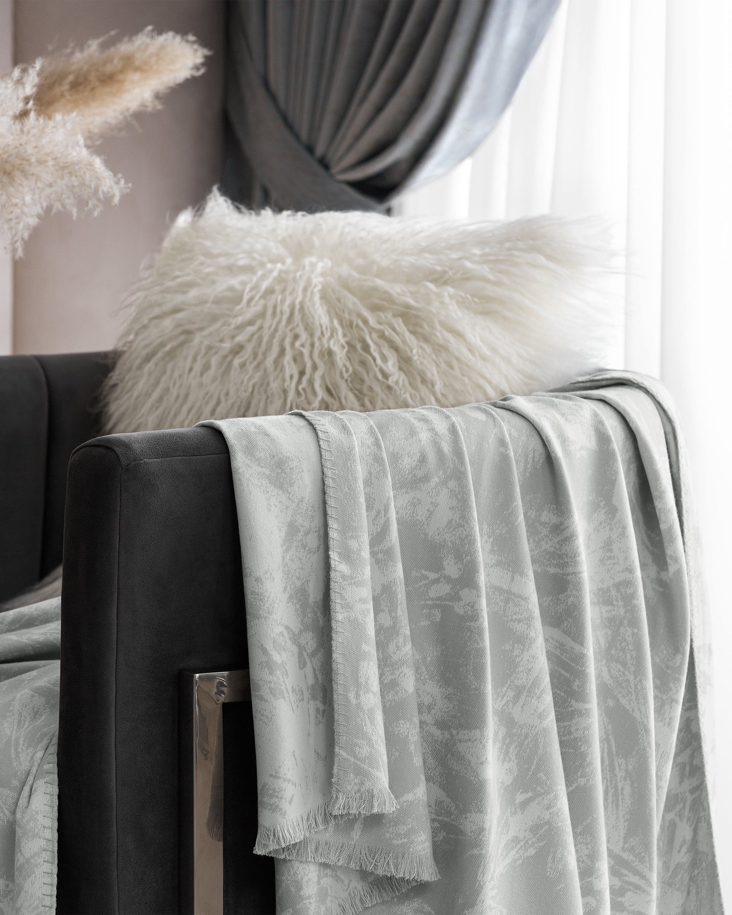 Togas Neira throw in Grey