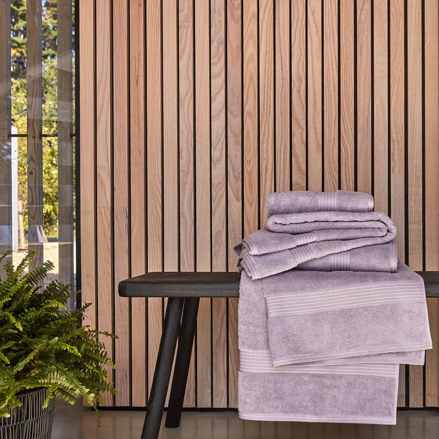 مجموعة مناشف وسجادات الاستحمام 